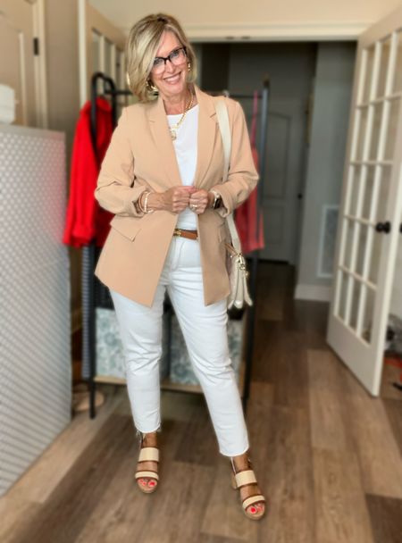 Let’s try neutral column dressing for a day at the office! 

#LTKWorkwear #LTKMidsize