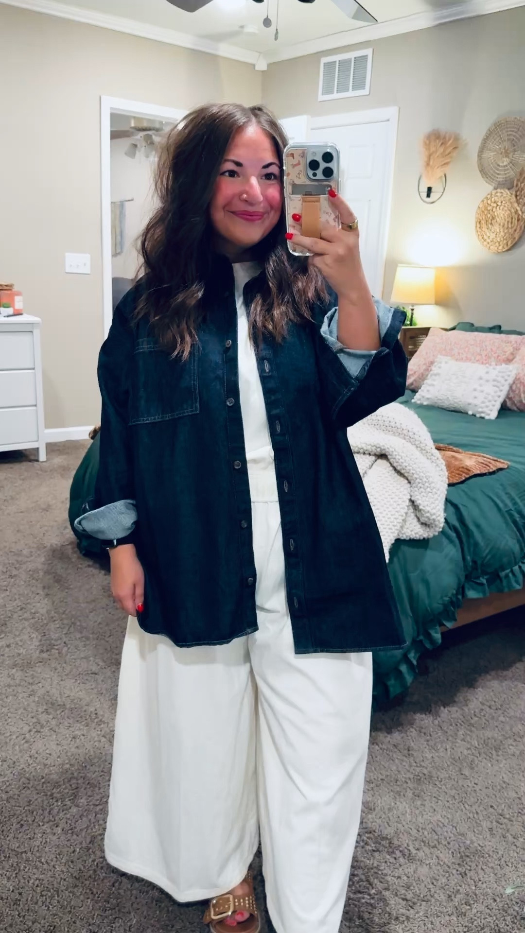 My foolproof go-to when nothing feels right: a solid base layer + an easy denim layer 🤍 simple, flattering, and always works!

sandals: fit true to size // wearing a 5
pants: fit oversized // wearing a large
tee: fits true to size // wearing a large
denim jacket: fits oversized // wearing a large 

 

#LTKootd #LTKMidsize #LTKWorkwear