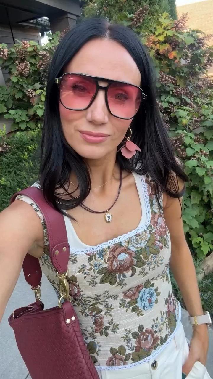 This tapestry top wears just like a little vest. Paired with barrel shaped trousers, ballet flats and romantic jewelry, it creates a great look without tons of effort. I’ll link in LTK.
