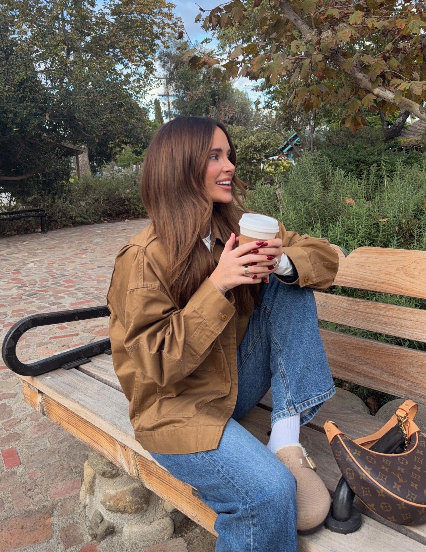 Comfy casual OOTD 🤎

#LTKFindsUnder100 #LTKmomlife #LTKdayinmylife