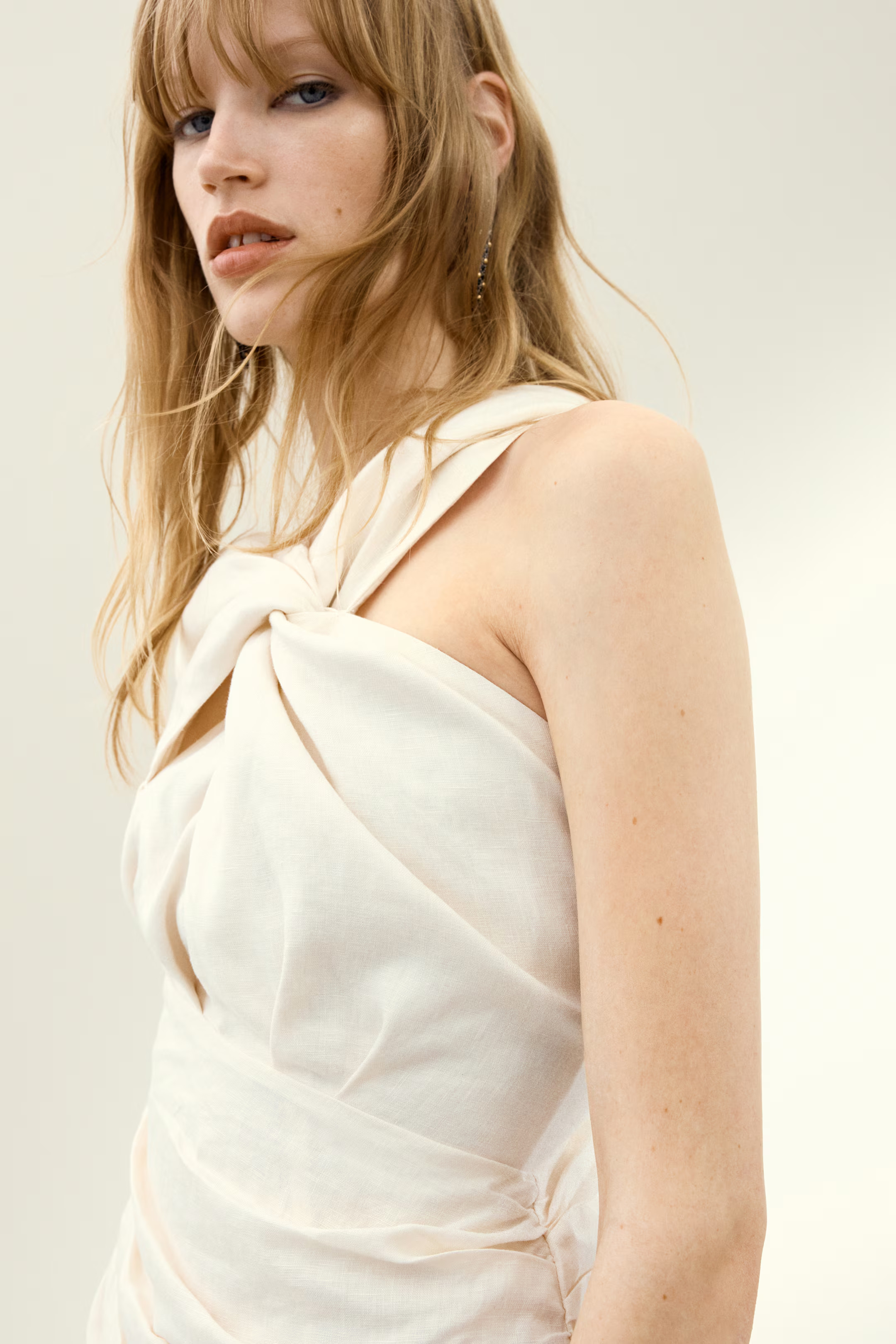 Asymmetric linen mini dress | H&M (UK, MY, IN, SG, PH, TW, HK)