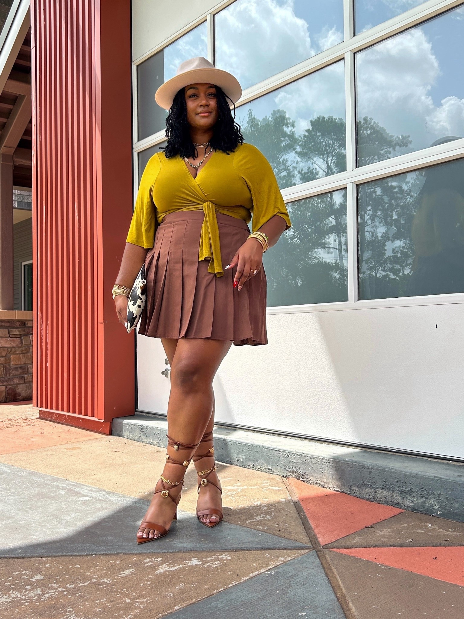 I wasn’t able to tag some items
Hat: GigiPip
Top: Shop Noire
Skirt: Thrifted
Shoes: Tresolz size 13

#LTKPlusSize #LTKTall