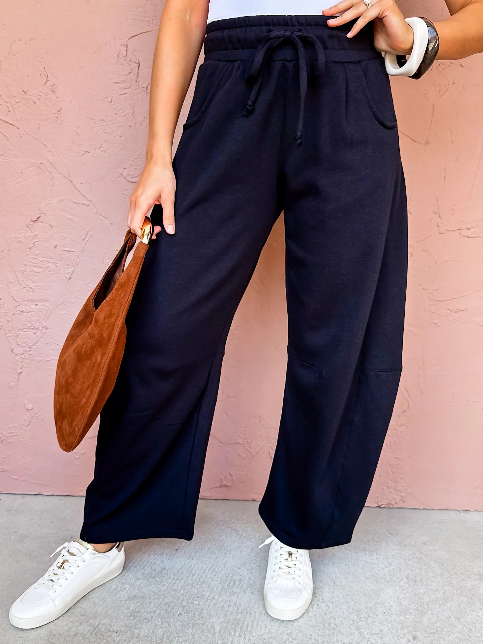 The Johnson Barrel Leg Sweatpants-Black | Ruthie Grace