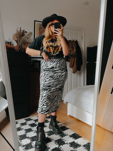 Zebra print midi and vintage T-shirt 

#LTKSeasonal #LTKunder50 #LTKeurope