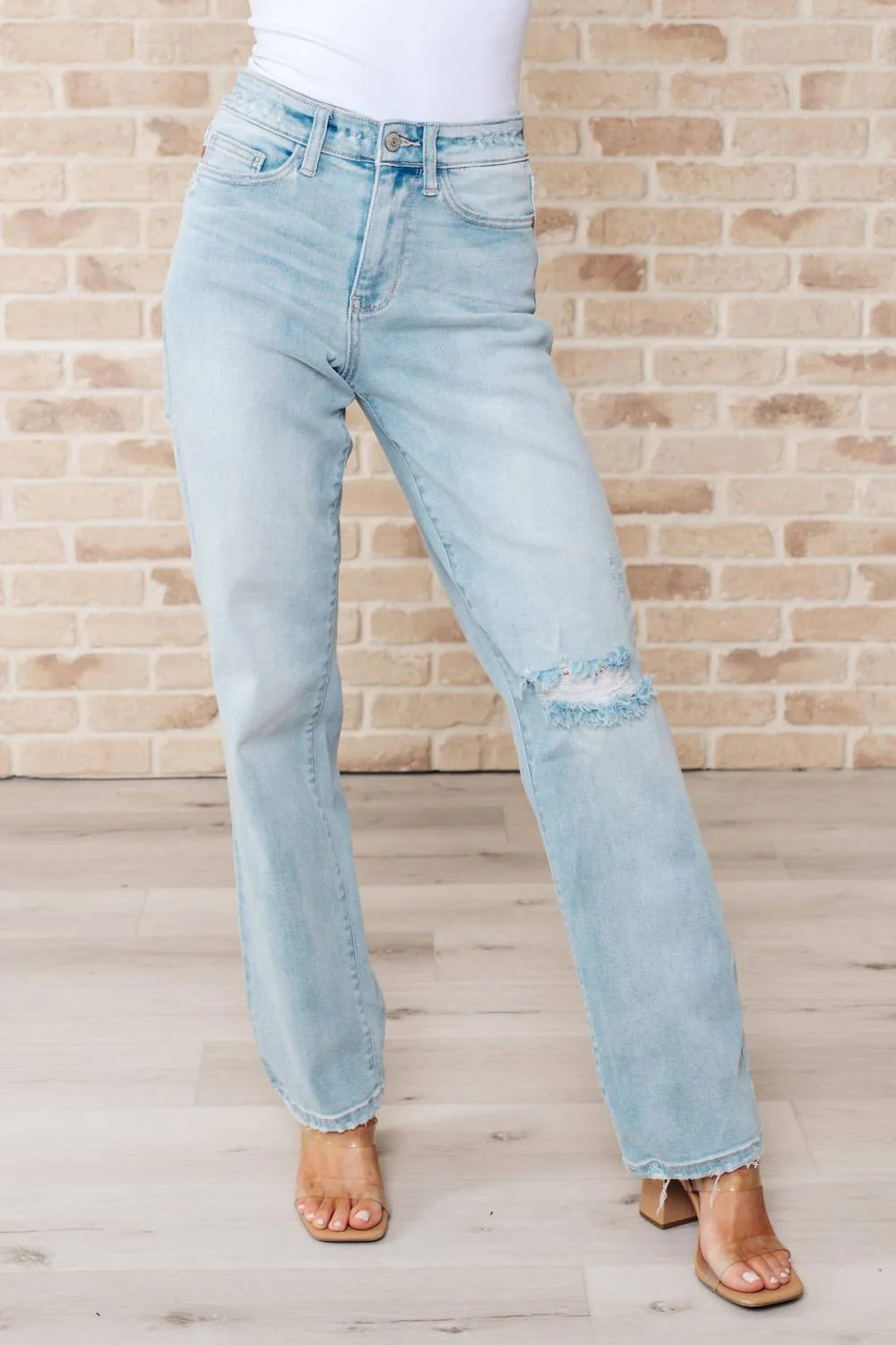 High Rise 90's Straight Jean In Light Wash | Shop Simon