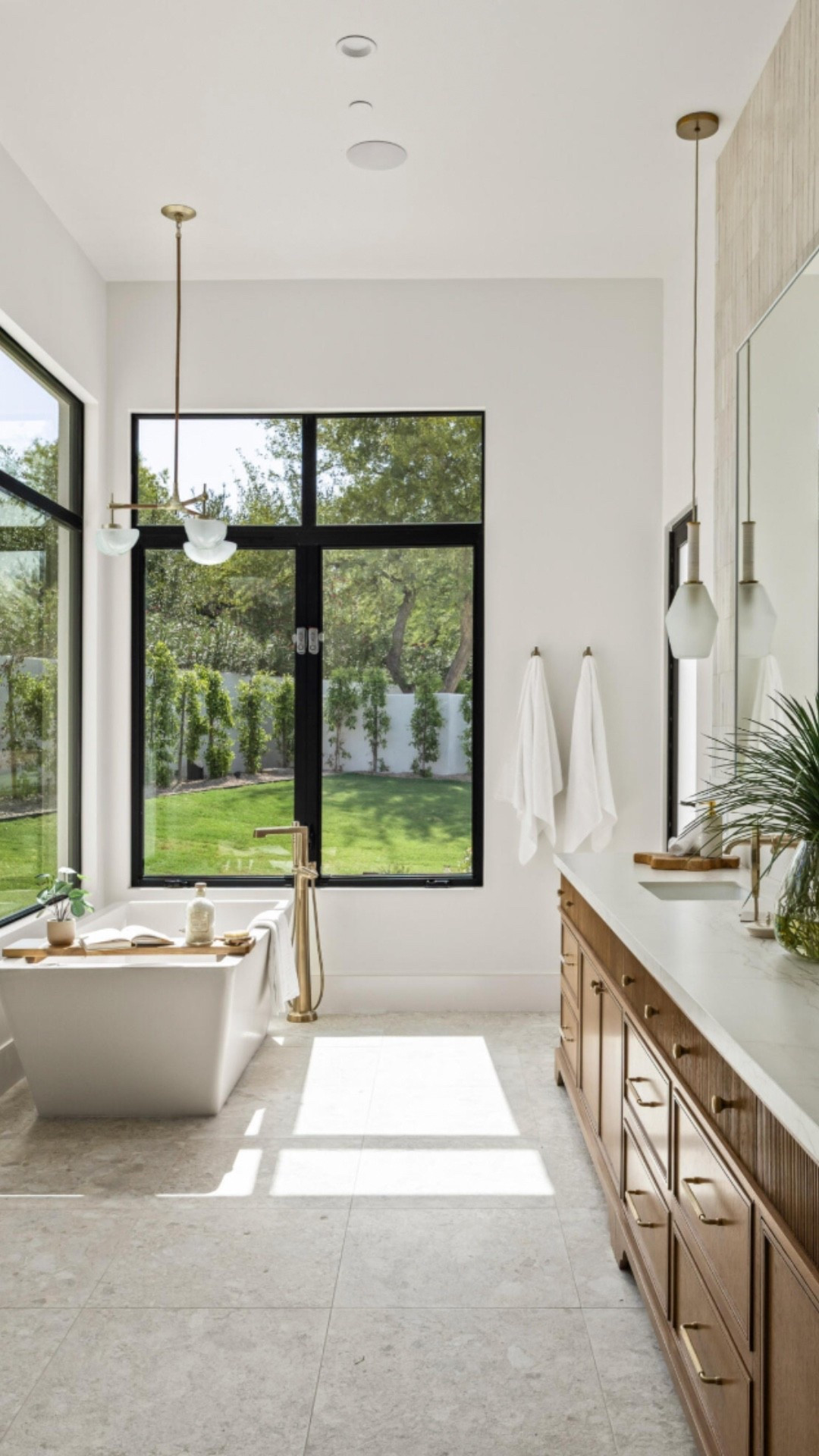 Pendant lights are out of stock- but I have the chandelier and a dupe linked! ;) 

#LTKHome