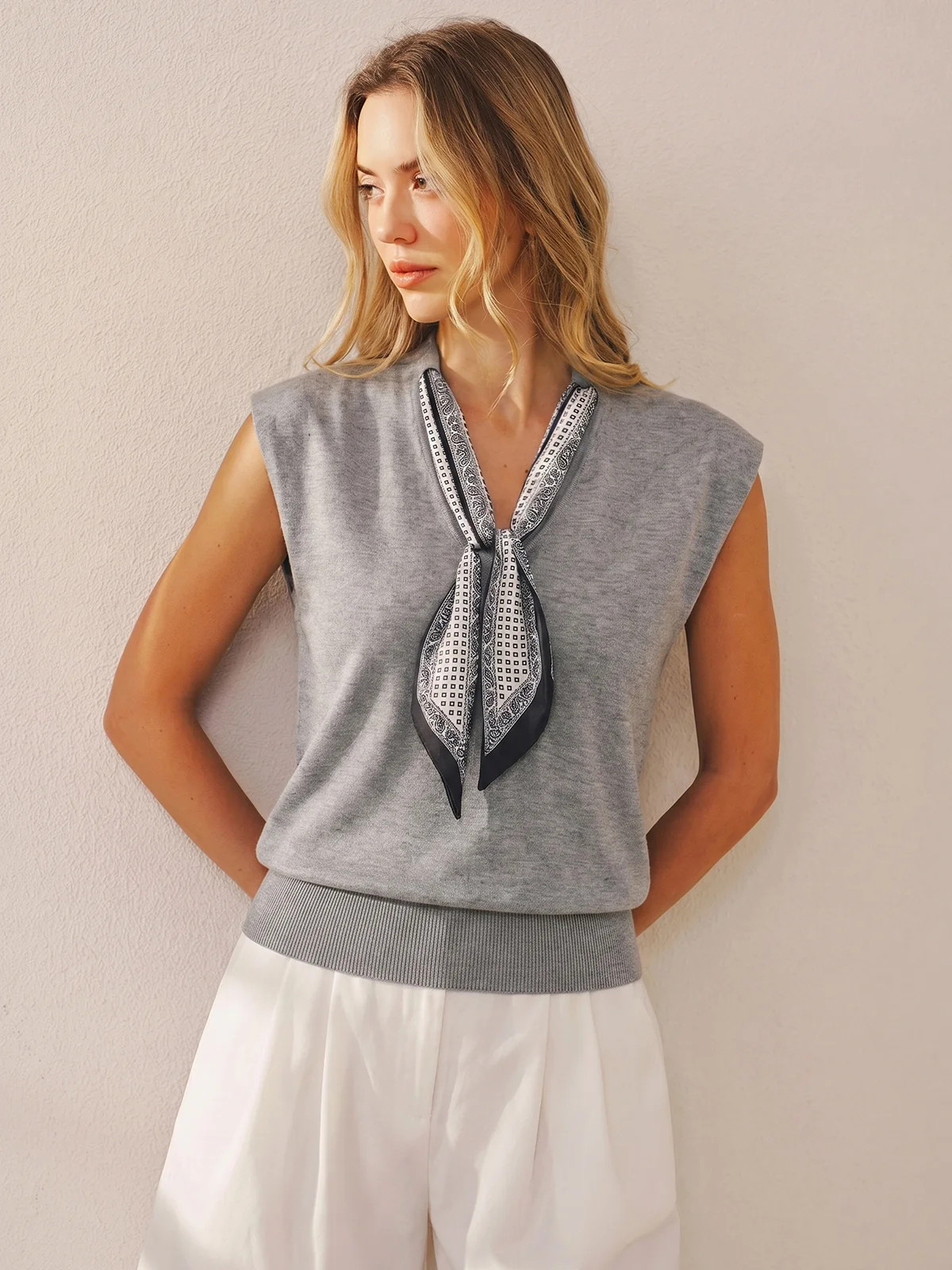 Detachable Scarf Sleeveless Knit Top | Commense
