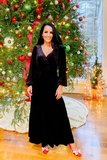 Long sleeve black velvet dress on sale 


#LTKsalealert #LTKHoliday #LTKwedding