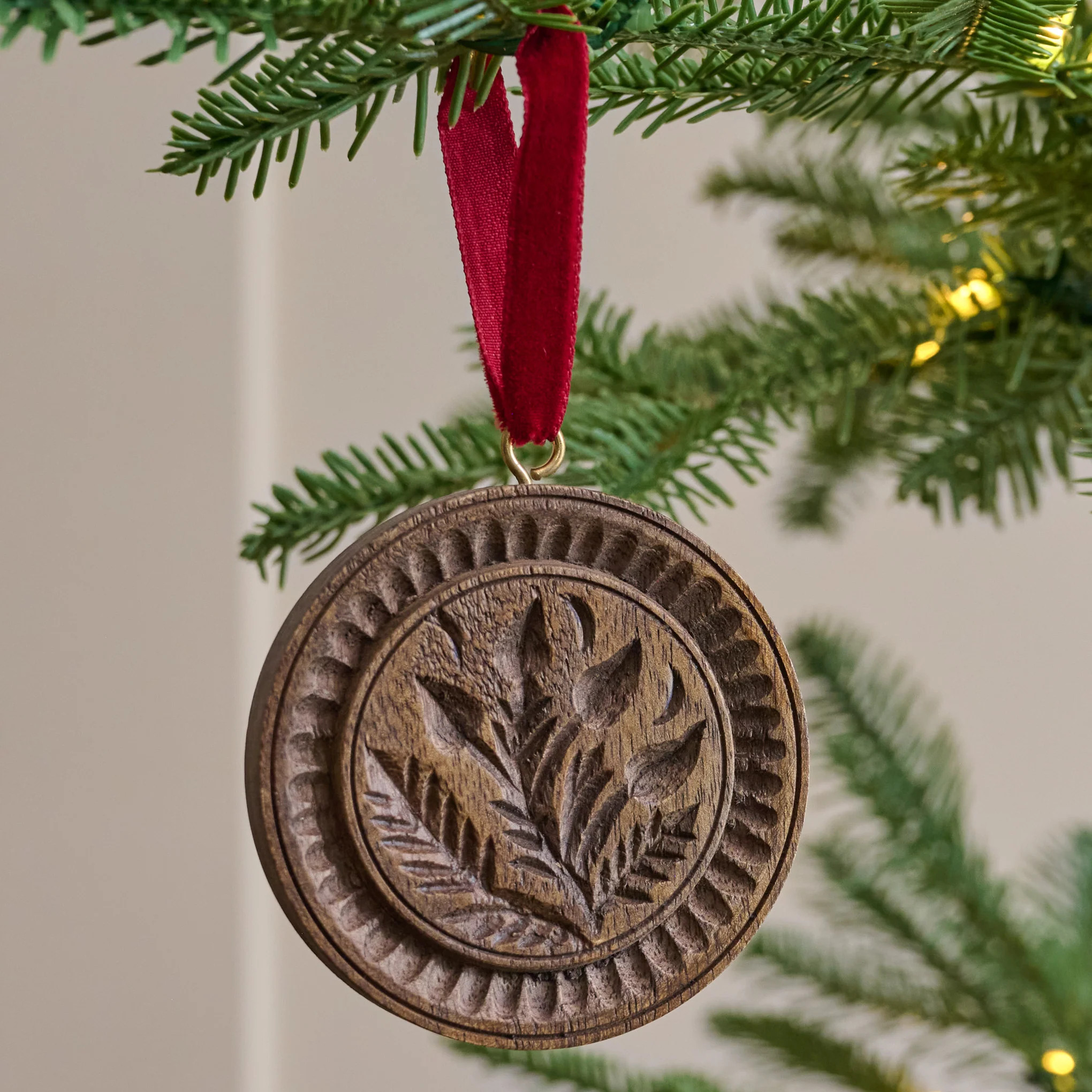 Vintage-Inspired Carved Floral Ornament | Magnolia