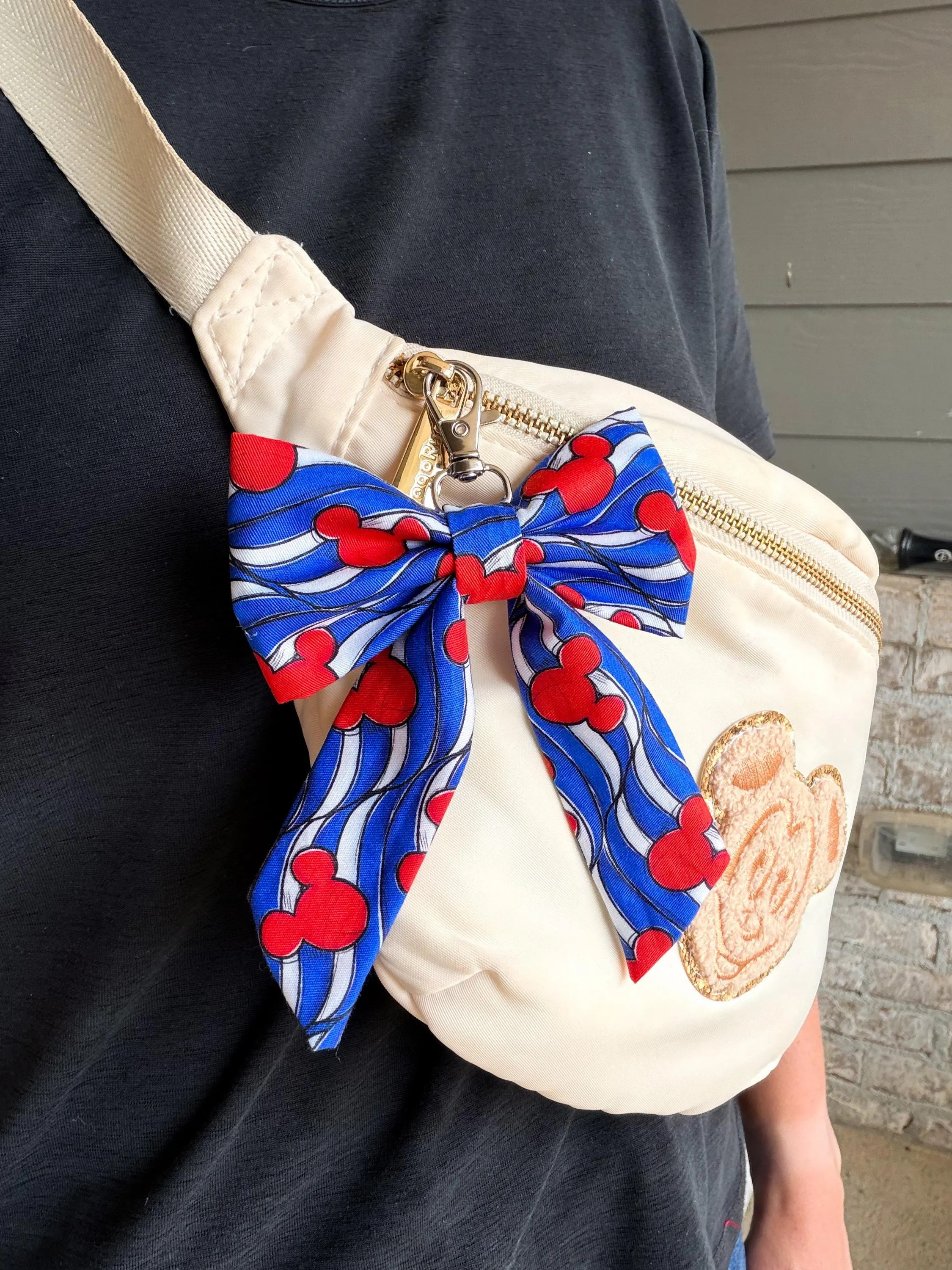 Cruise Mouse Bow Keychain | Etsy (Global)