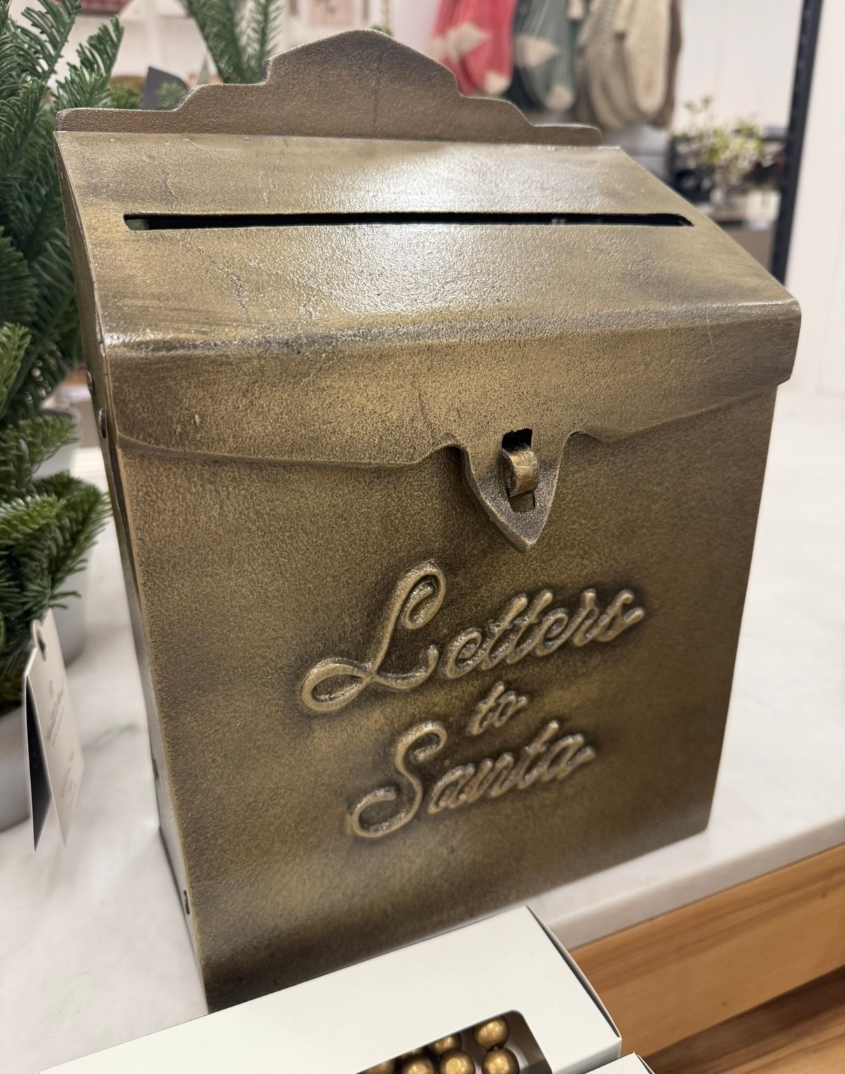 🎯🌲 No way! Holiday finds already marked down at Target!
So many new price drops, clearance tags, and early markdowns — even on new arrivals! 🤍
Grab these I found today while they’re still in stock — such great deals for home decor and gifts! ✨

#LTKHome #LTKSaleAlert #LTKHoliday