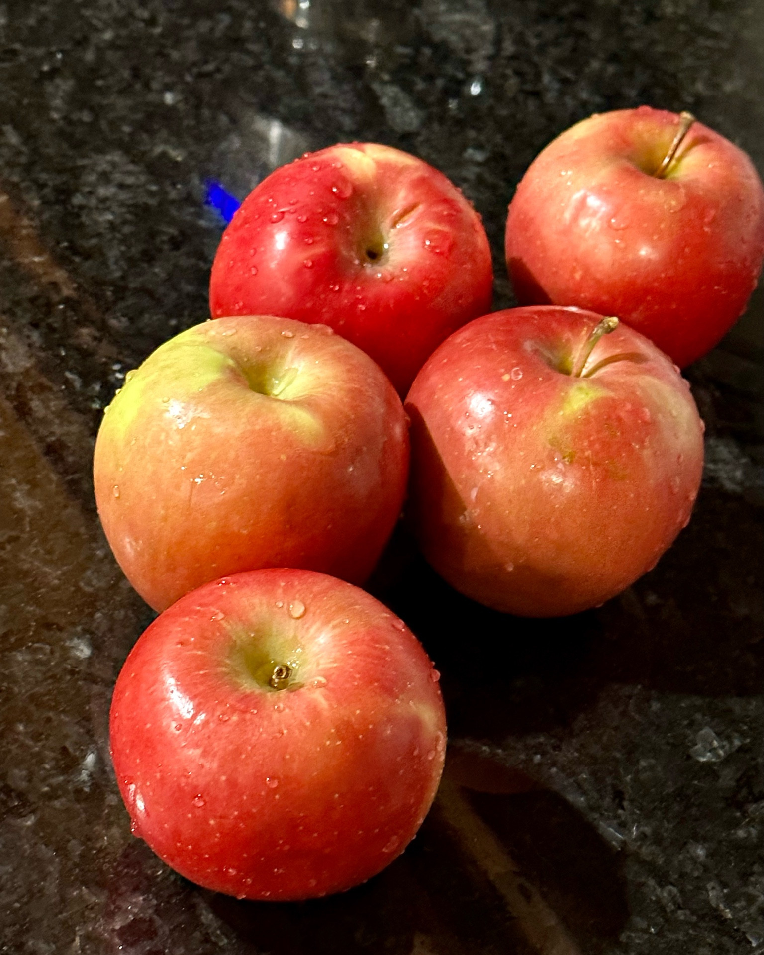 Who else loves fall apples? 🍎
It’s time to decorate and enjoy all the fall apples we can! 🍏

#LTKHome #LTKSeasonal #LTKFindsUnder50