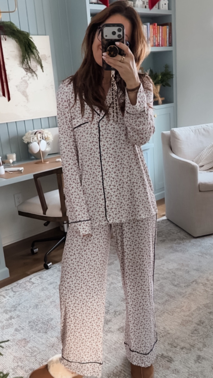 The coziest/softest pajamas are 40% off at Aerie! 

#LTKFindsUnder50 #LTKCyberWeek #LTKHoliday