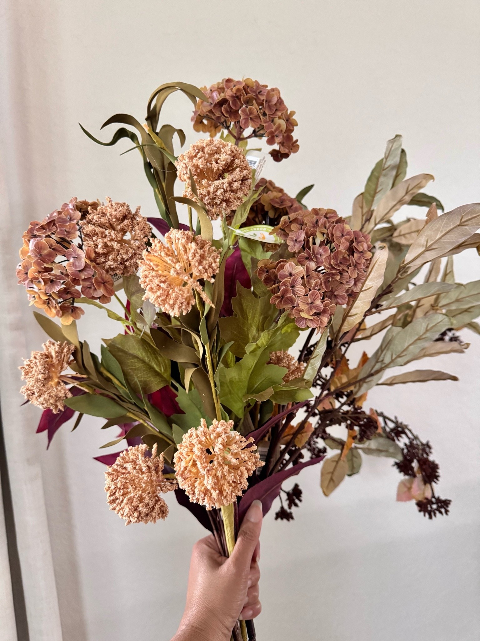 🤩Gorgeous Fall Stems from Michael’s!🤎🍃🍂

Fall Decor | Fall Stems & Florals | Seasonal Decor | Home Decor | Fall Centerpiece

#LTKHome #LTKSeasonal