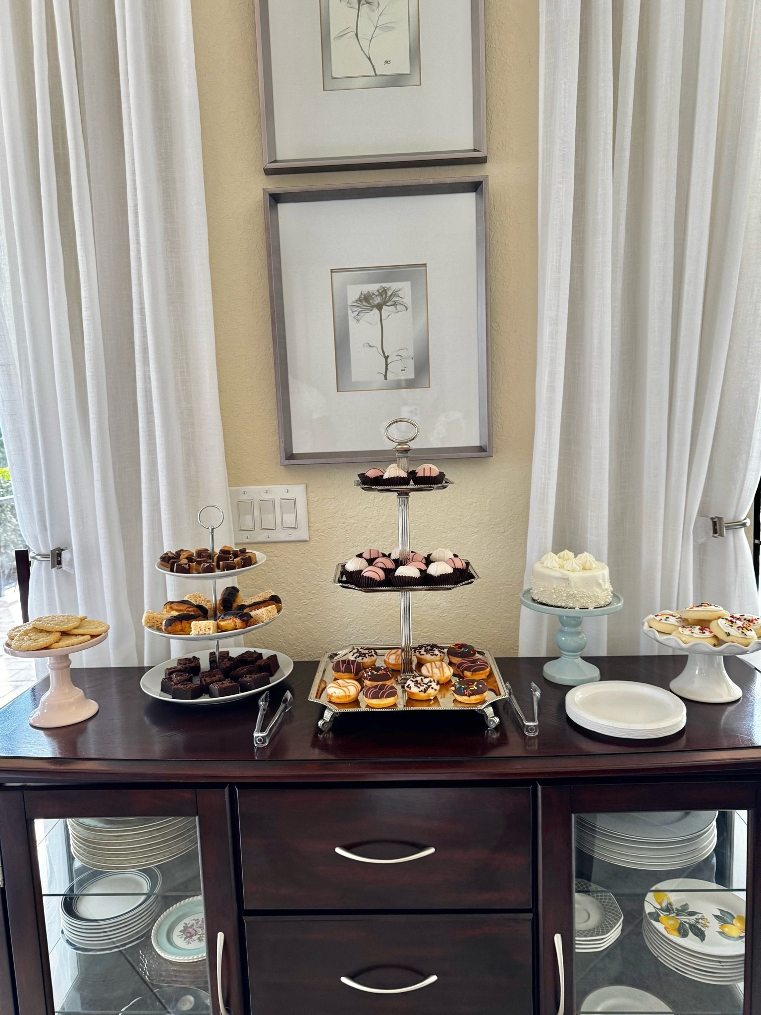 🍽️Dessert Table Display Ideas for Hosting & Entertaining At Home! Perfect for: graduation parties, birthday parties, bridal & baby showers, and more! I like to use various tiered trays & cake stands to display beautiful & delicious store-bought desserts!! #LTKfoodie
#LTKHome

#LTKHome #LTKfoodie