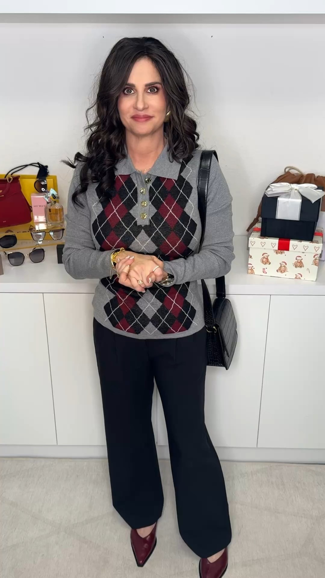 Did you spot the difference ? Accessories can make or break a look . 
Argyle sweater sm , pants 25s 
#argylesweater #accessories #coldweatherstyle

#LTKgrwm #LTKOver40 #LTKSeasonal

#LTKOver40 #LTKPetite #LTKootd