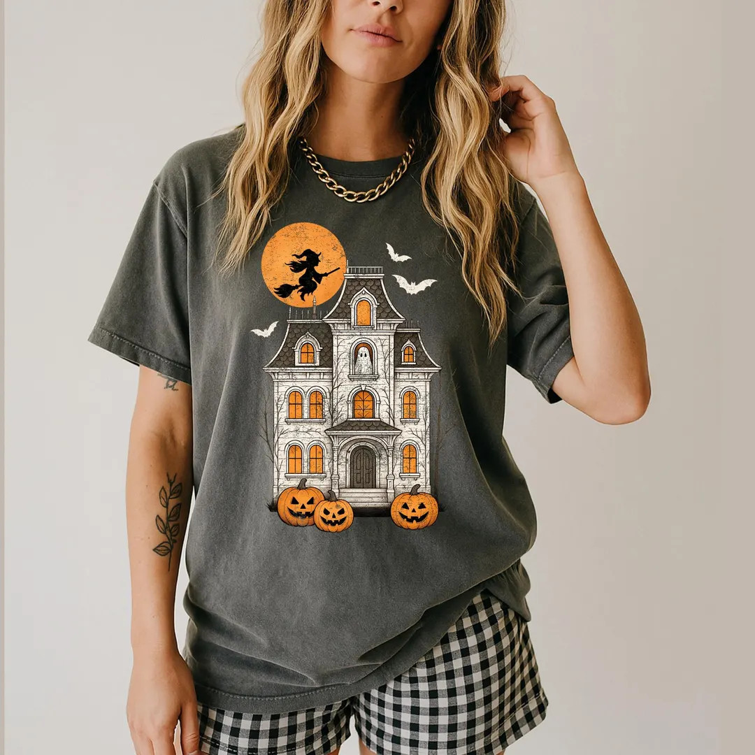 Haunted House Halloween Shirt, Comfort Colors T-shirt, Spooky Season Shirt, Retro Halloween Aesth... | Etsy (US)