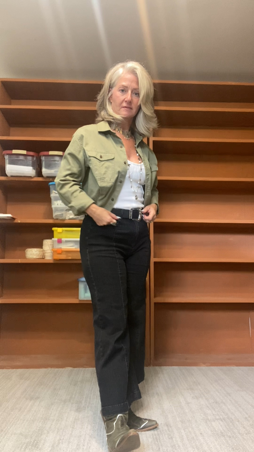 If you’re looking for cropped, flare jeans with STRETCH, I found the holy grail on Amazon!! And right now they’re an extra 20% off of just $32.99!!! I have these in three colors. They don’t fade or get baggy. Curve hugging 💯 

#LTKOver40