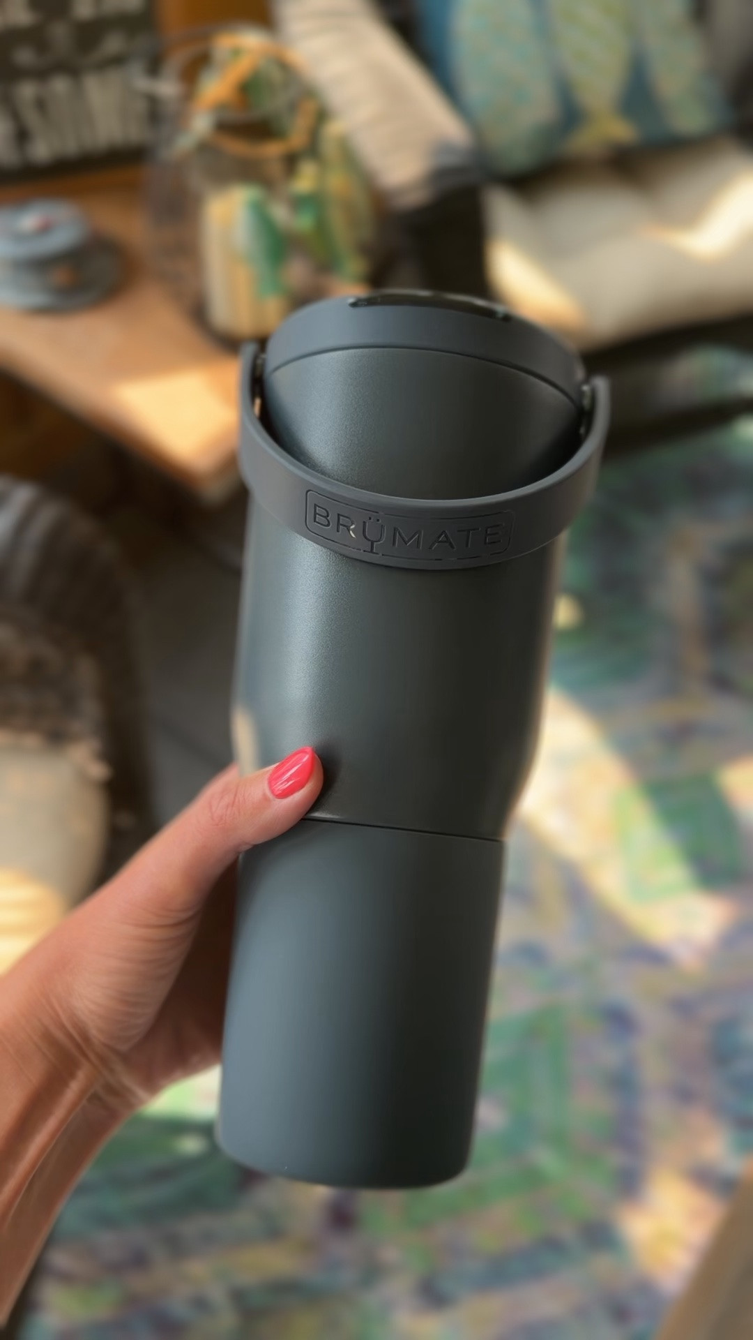 New Brumate style. 100% leakproof and has a handle 👏👏👏

#giftedbybrumate