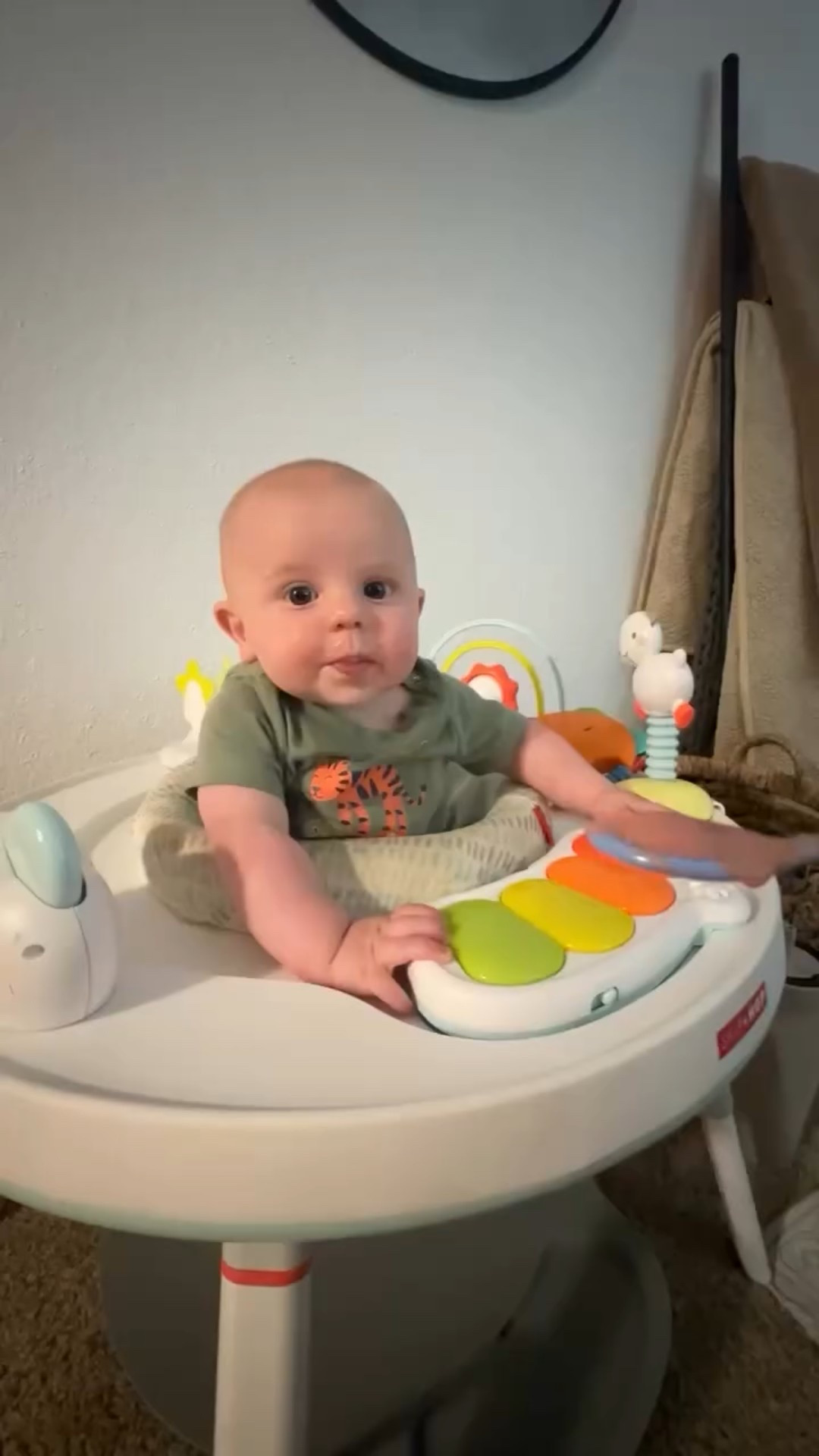 @onceuponafarm was the only purées I gave Luke and it’s all I’m giving Cal. 👌🏼

The ingredients are real, whole food! No junk, no added sugars — just real food! 

& they come in super easy pouches to use to feed and travel with! 

You can snag these at @target or sign up for a subscription on their website!