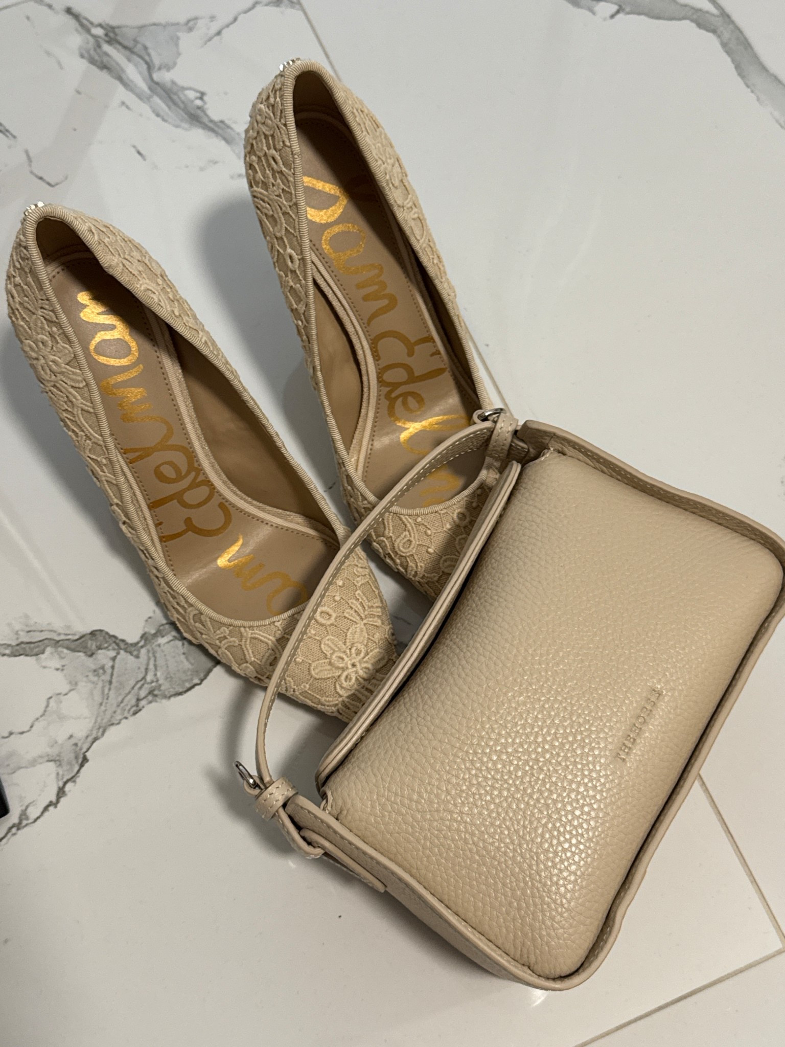 Heel & Handbag Pairing 

#LTKStyleTip #LTKFindsUnder100 #LTKItBag