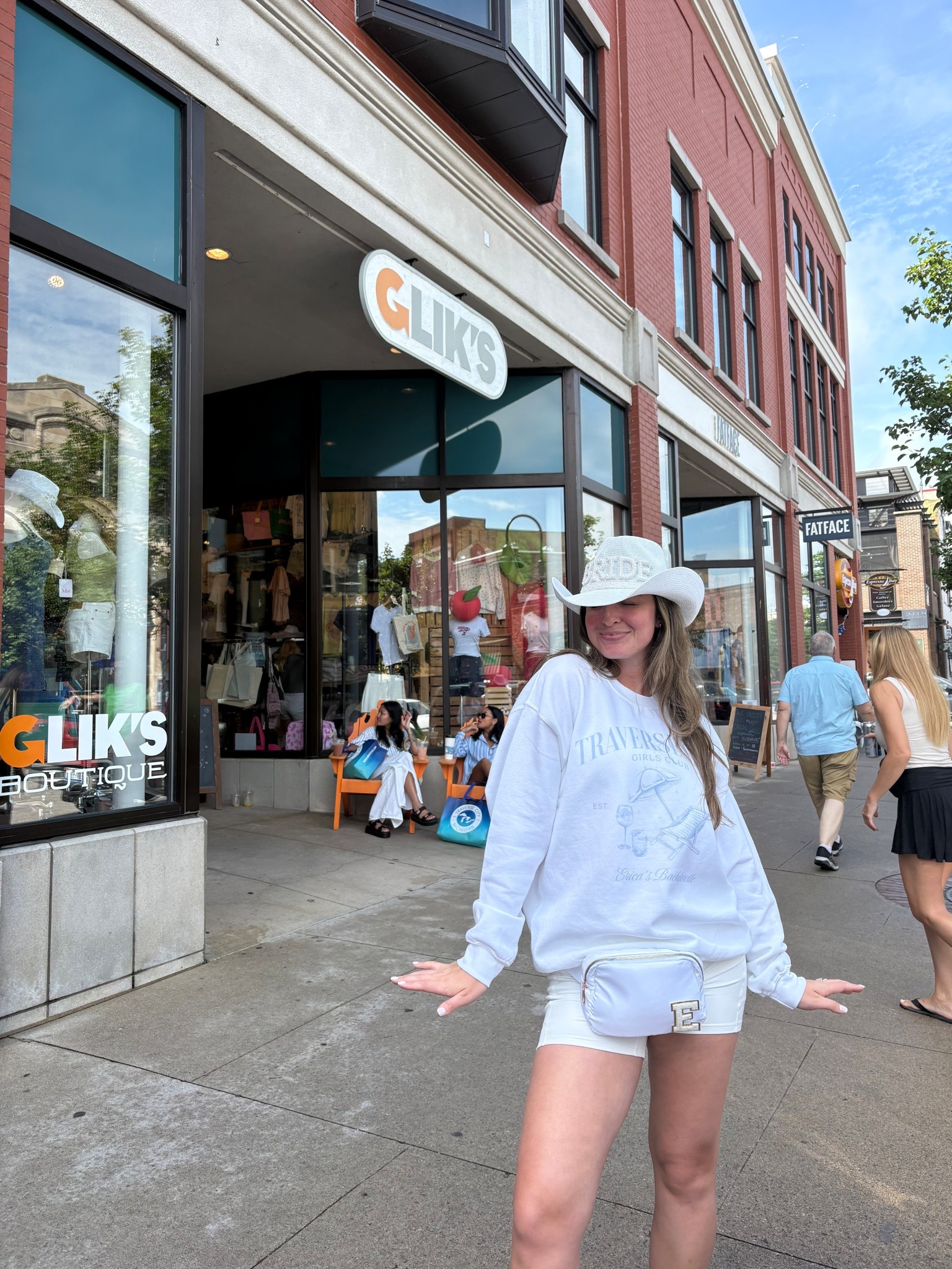 Bachelorette shopping day fit! 
Wearing size M in the matching workout set and size L in the customized crewneck 

#LTKStyleTip #LTKWedding #LTKActive