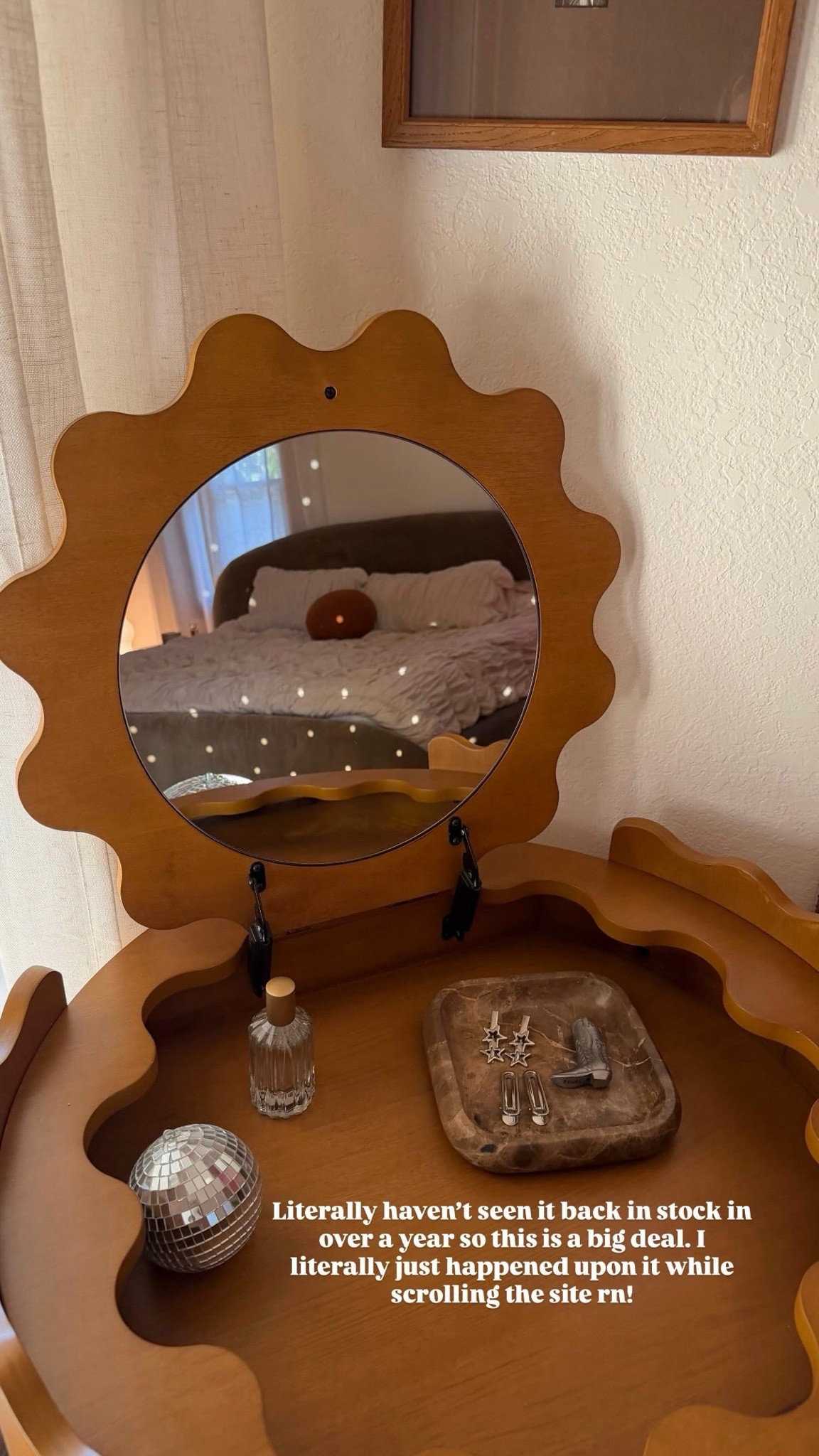 Vanity details #bedroomdecor #decor #vanity

#LTKHome