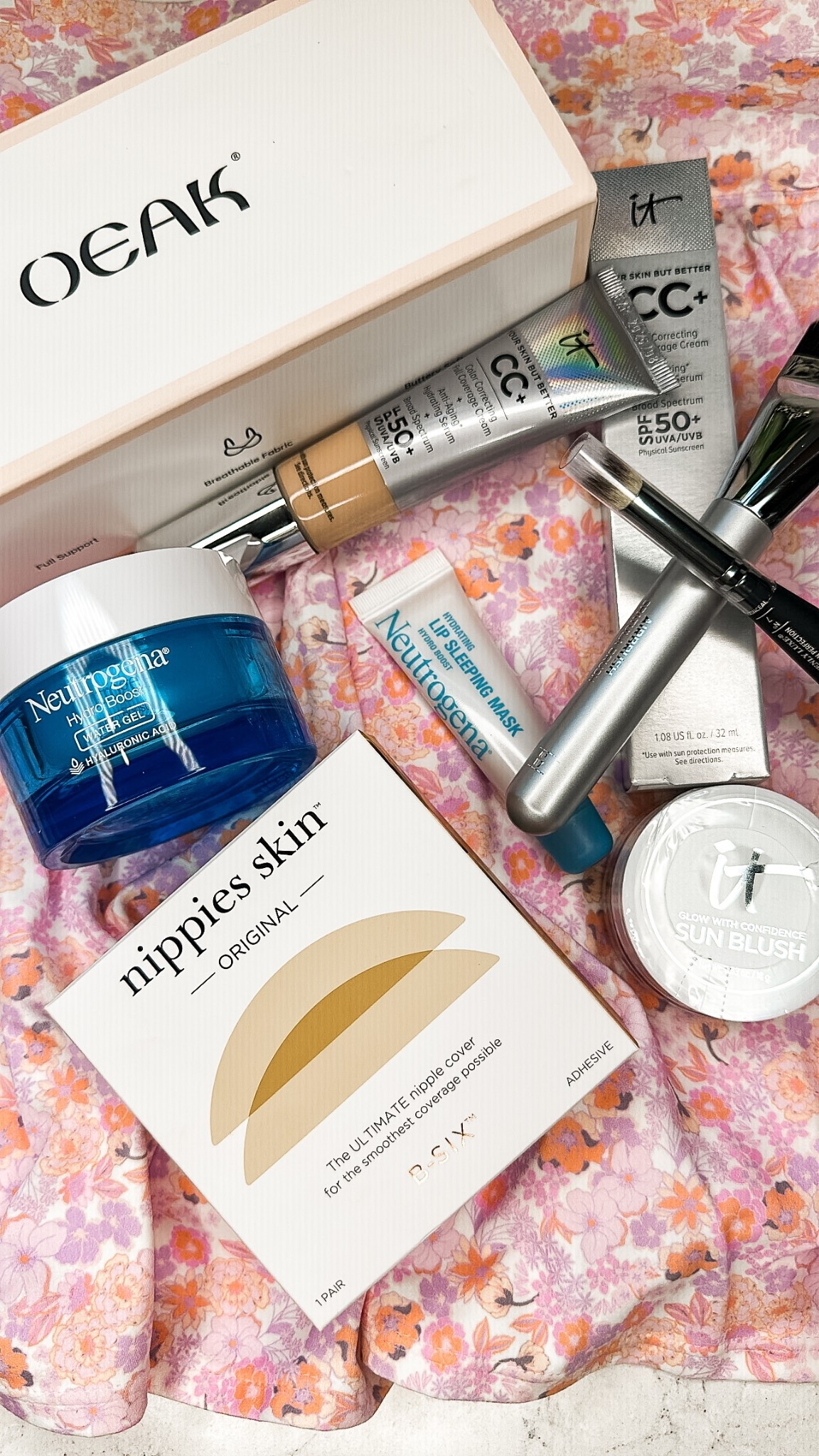 Mail haul: March 20
Neutrogena
Lip mask
It Cosmetics CC cream
OEAK bras
OEAK tees
Athletic skirt
Sweatshirt


#LTKBeauty #LTKActive #LTKFindsUnder50