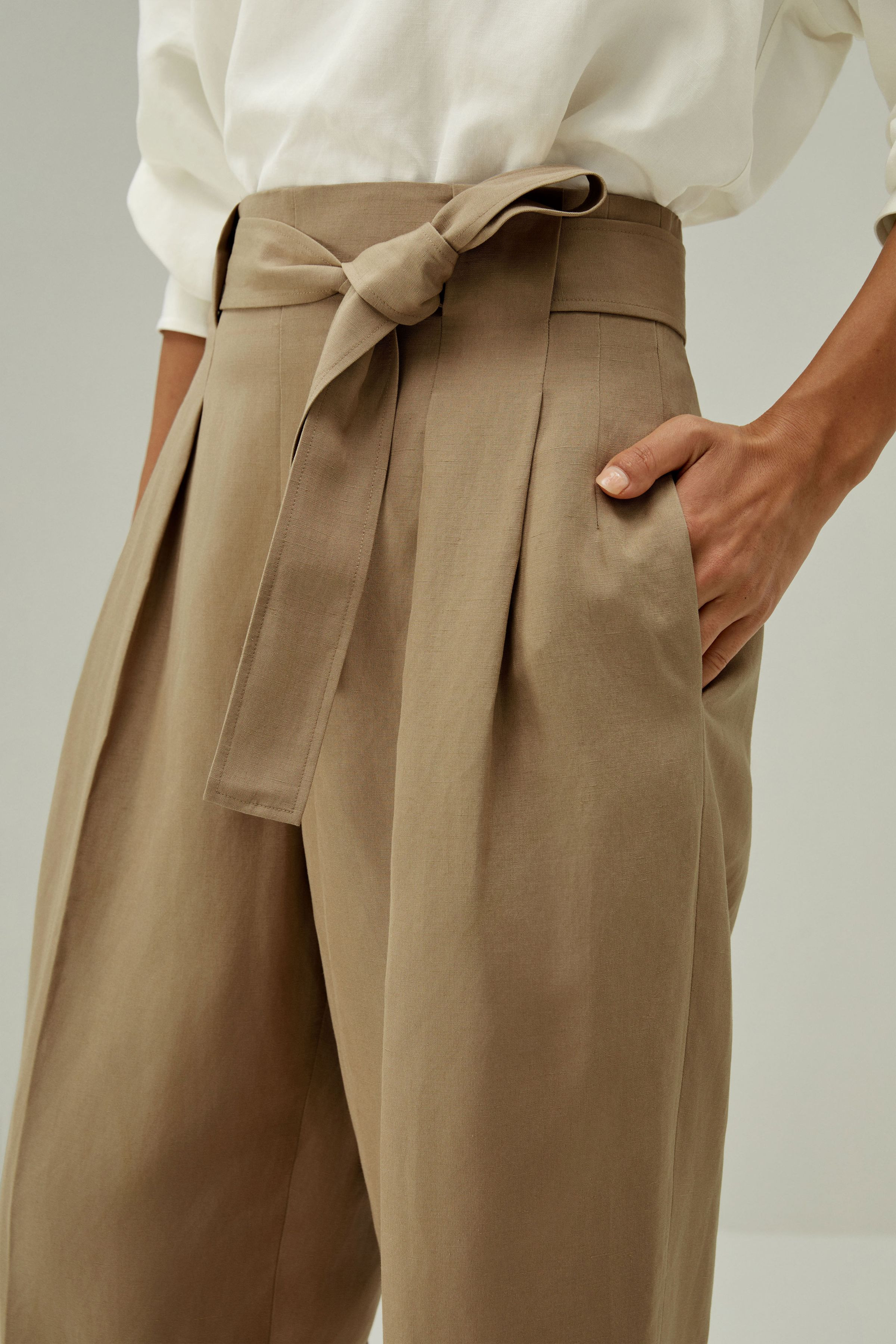 Breathable Silk-Linen Blend Tapered Pants | LilySilk