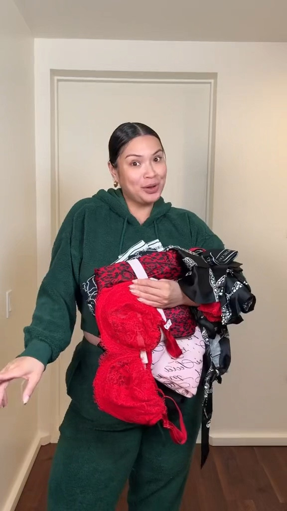 Victoria secret haul! I went a little crazy shopping 🤭

#LTKHolidaySale #LTKGiftGuide #LTKplussize