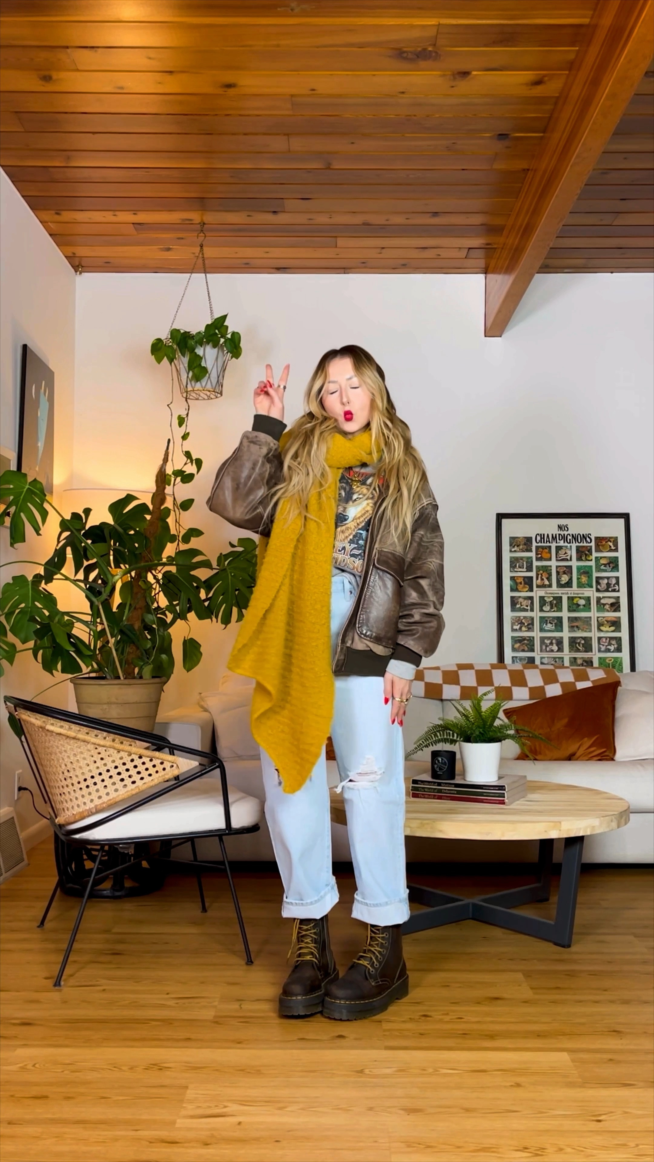 ✨BUILD AN OUTFIT WITH ME✨ When all else fails, throw on all your favorite go to pieces🤭 Linked everything possible and some similar items to create the look for the vintage pieces 🫶

#LTKshoecrush #LTKVideo #LTKstyletip