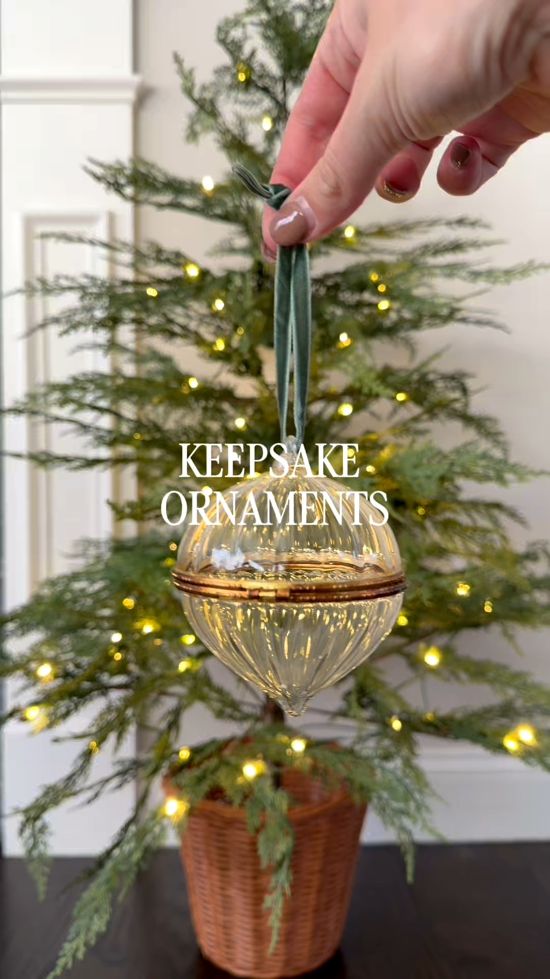 PSA if you’re looking for affordable ornaments for keepsakes, wedding photos, baby’s first Christmas, etc✨

These will definitely sell out fast!



Gold ornaments 

#LTKHome #LTKHoliday #LTKSeasonal