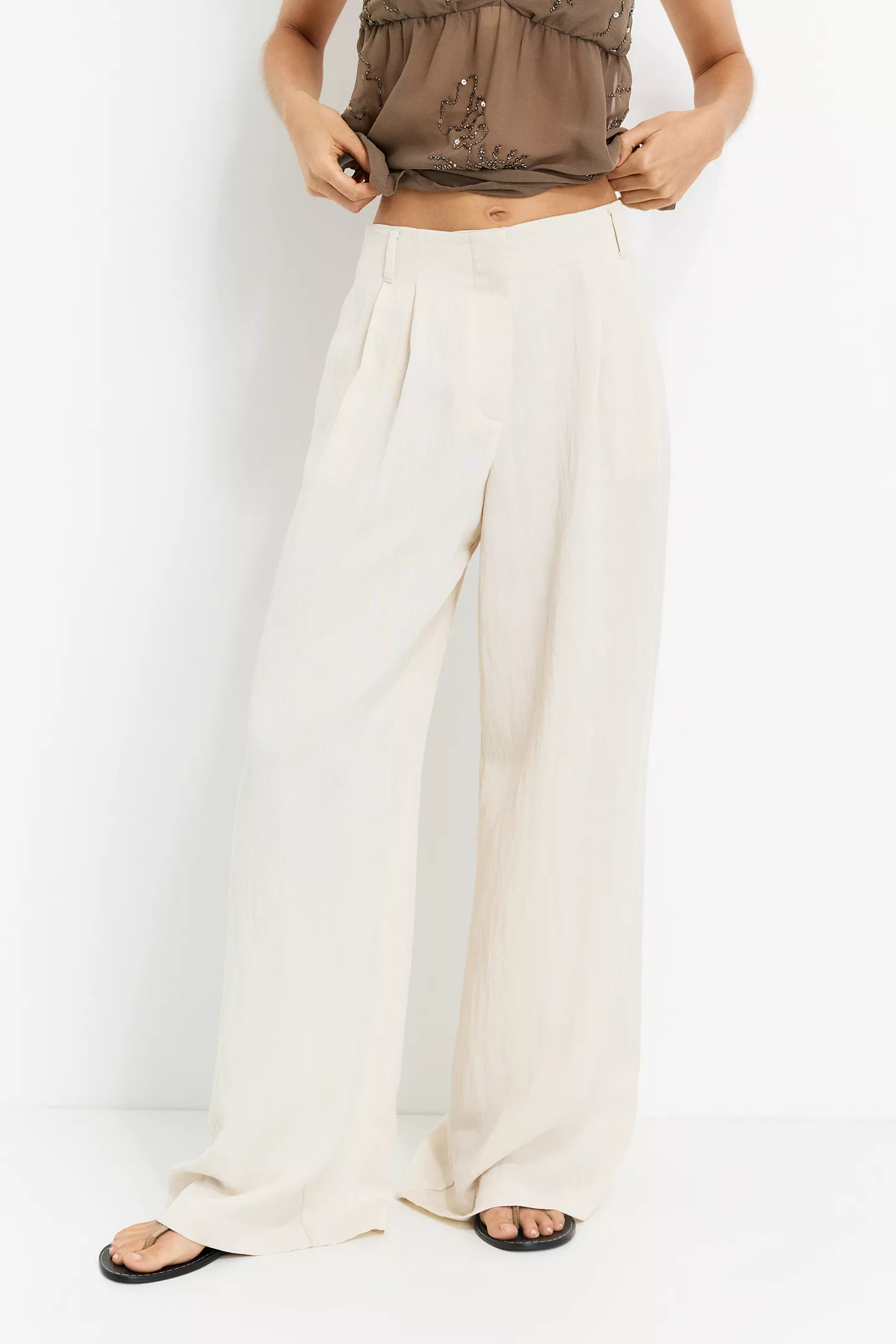 Darted smart trousers | PULL and BEAR UK