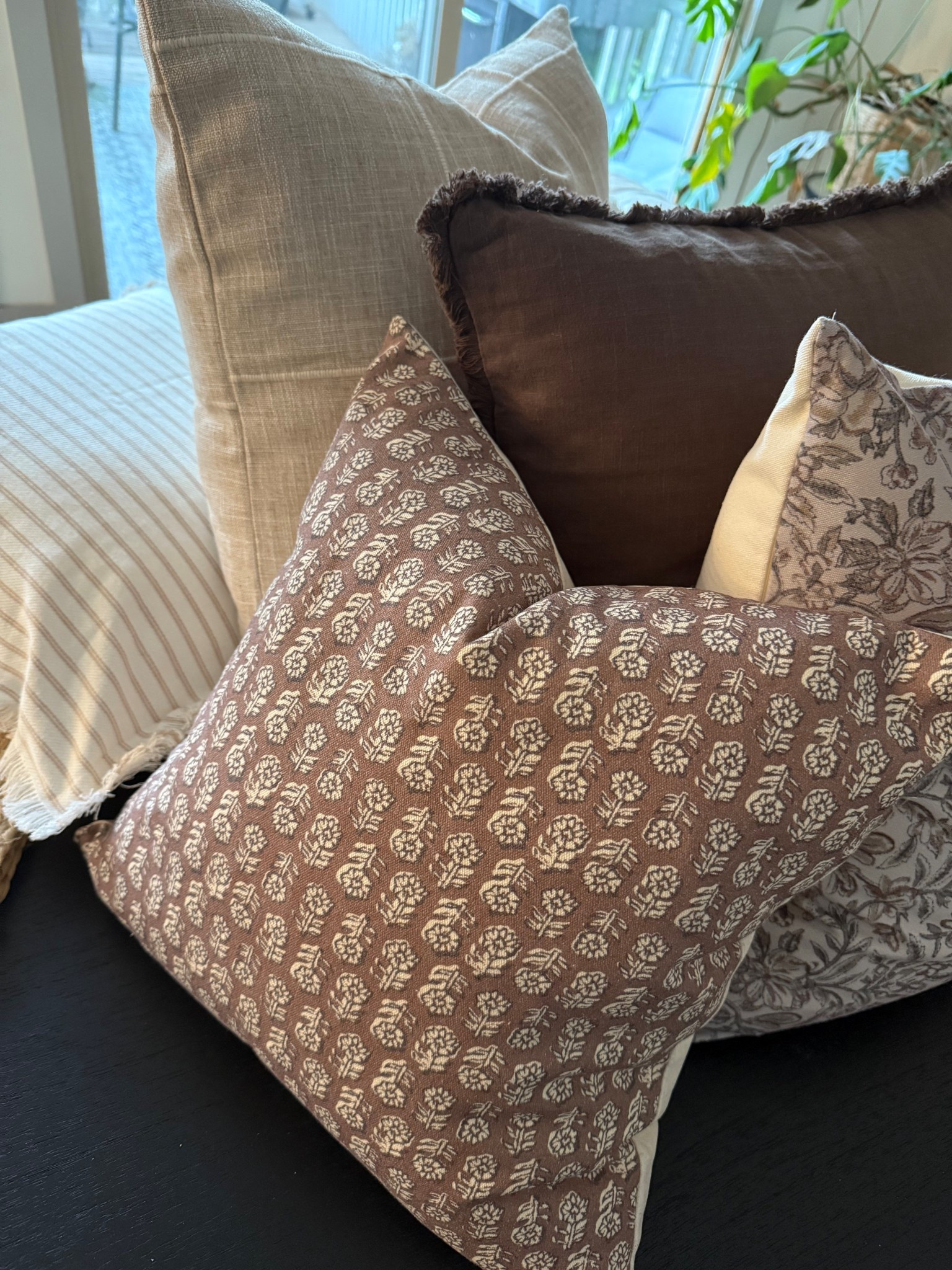 Amazon pillow covers for the win 🙌

If you’re like me and enjoy changing your decor often, Affordable finds like these pillow covers are great. They come in tons of sizes and color options. Quick delivery for instant gratification & a high end look without the high end price tag.. SO GOOD! 😍

#LTKFindsUnder50 #LTKHome #LTKSeasonal