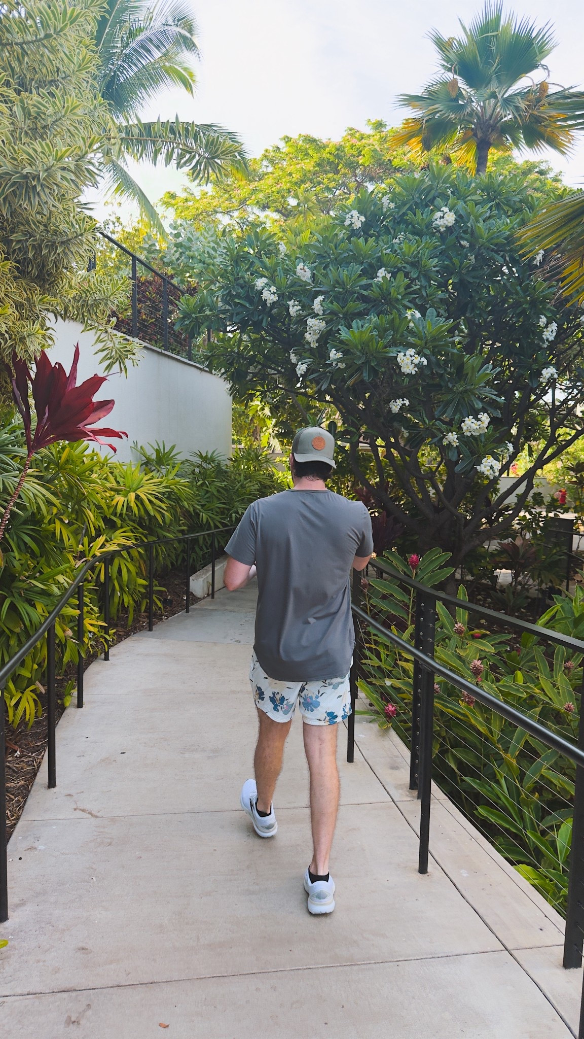 Men’s casual vacation outfit! G is wearing a large in everything 