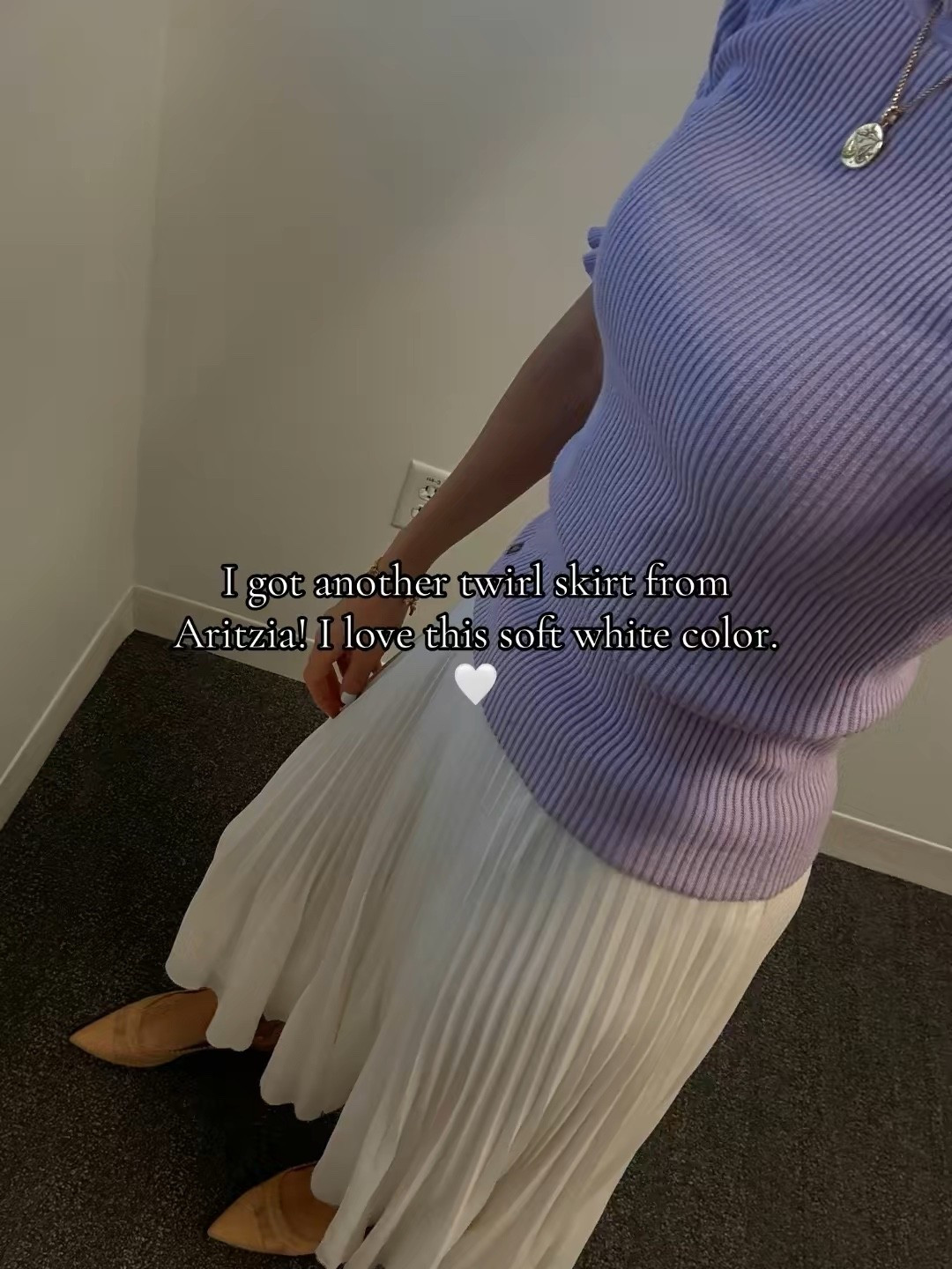 Twirl skirt 
White skirt 
Work outfit 
Work skirt 
Work shoes 