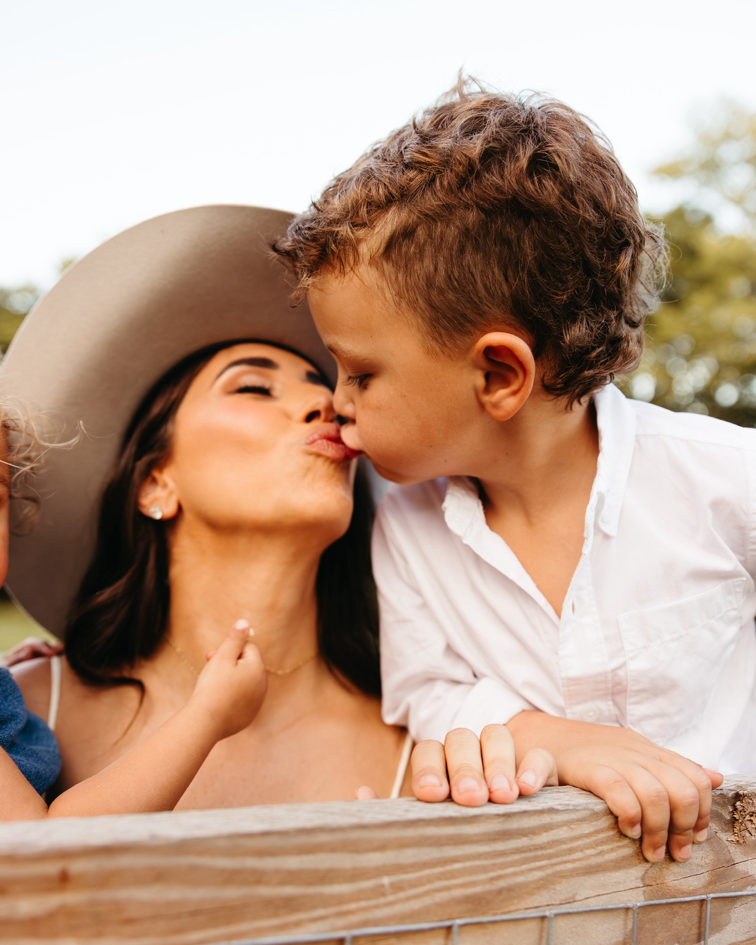 Fall family photos outfit ideas🫶🏼✨

fall family photos, fall family pictures, fall family outfit ideas, family photo session, nashville, mom of 3, Dede Raad, Dress up Buttercup 

#LTKStyleTip #LTKFamily #LTKFindsUnder100