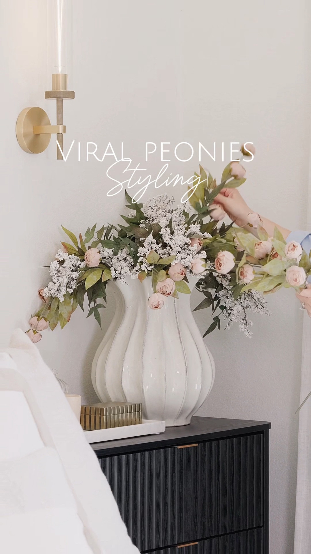 Styling idea for the viral PEONIES✨

I mixed in this over sized vase with white berry stems for a Soring statement.

Vase
Peonies
Spring decor



#LTKSeasonal #LTKHome