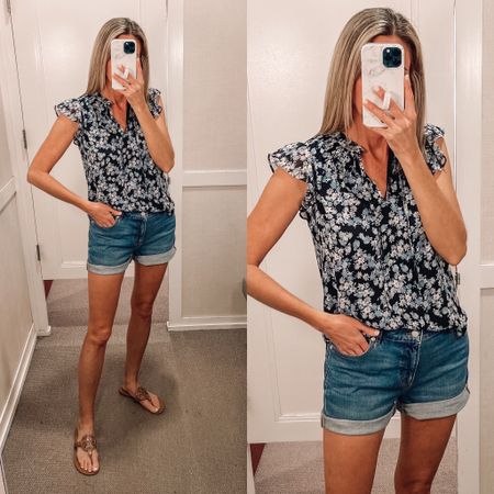 🚨40% OFF SALE 
Floral top in an XS
Jean shorts 27
Love Loft 
Loft finds
Denim shorts 
Sleeveless top
Summer outfits 




#LTKSeasonal #LTKunder50 #LTKsalealert