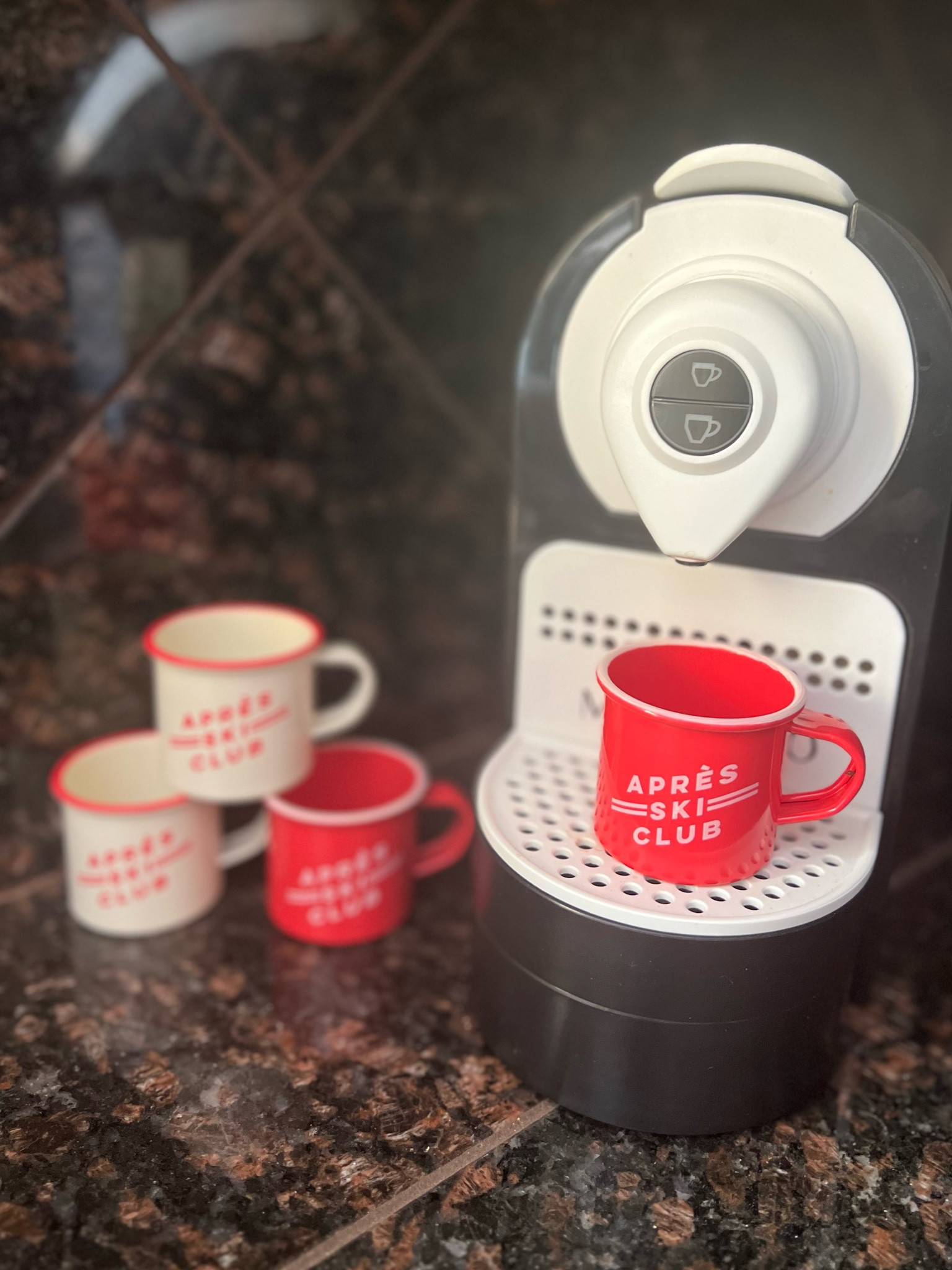 Apres Ski Club

#LTKHoliday #LTKTravel #LTKSeasonal