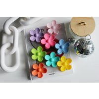 Flower Claw Clip | Hair Trendy Accessories Daisy Clips Floral Large Bachelorette Favors | Etsy (US)