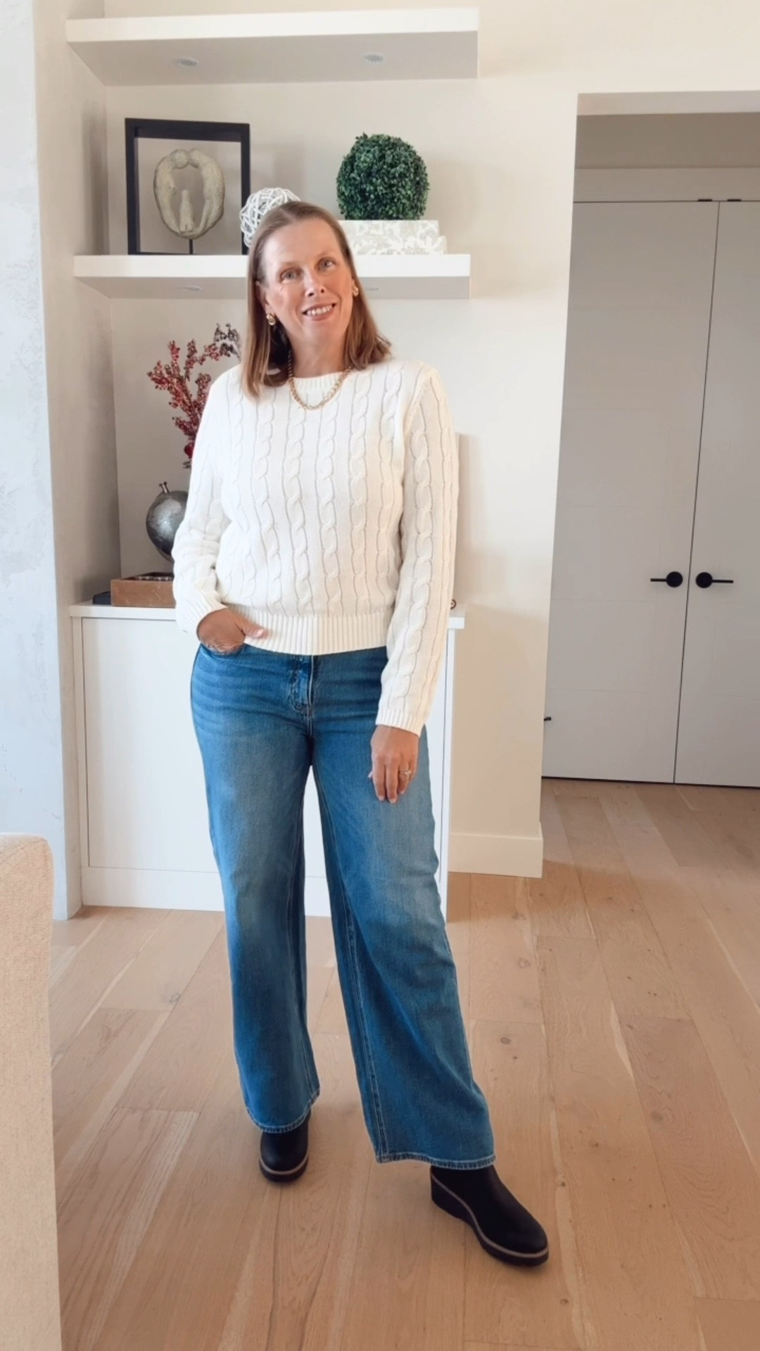 Simple fall outfit

Jeans outfit, straight leg jeans, quince jeans, cable knit sweater

#LTKootd #LTKgrwm #LTKSeasonal