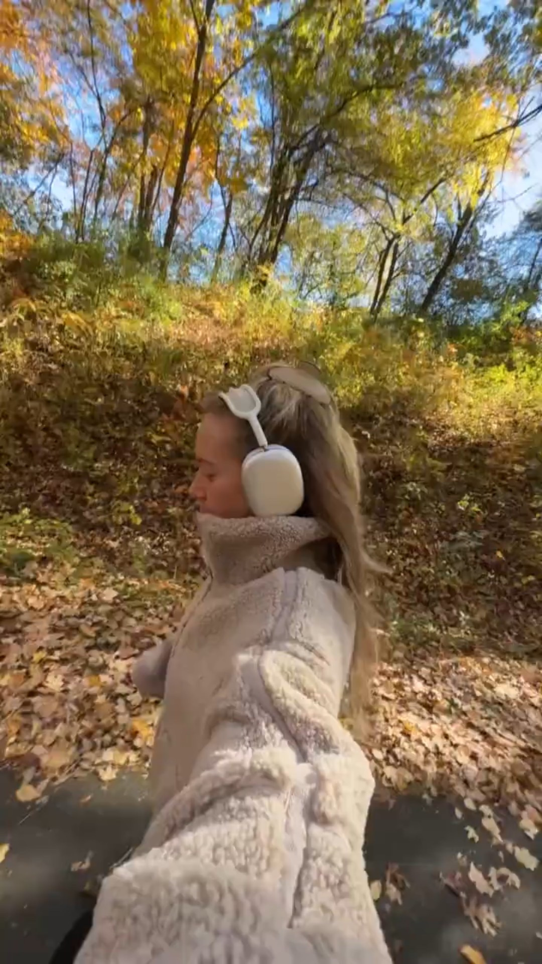 Morning walks call for this cozy half zip— obsessed with the style! 🤍🍂 
Jacket: Small
Leggings: Smalll
 

#LTKStyleTip #LTKShoeCrush #LTKActive