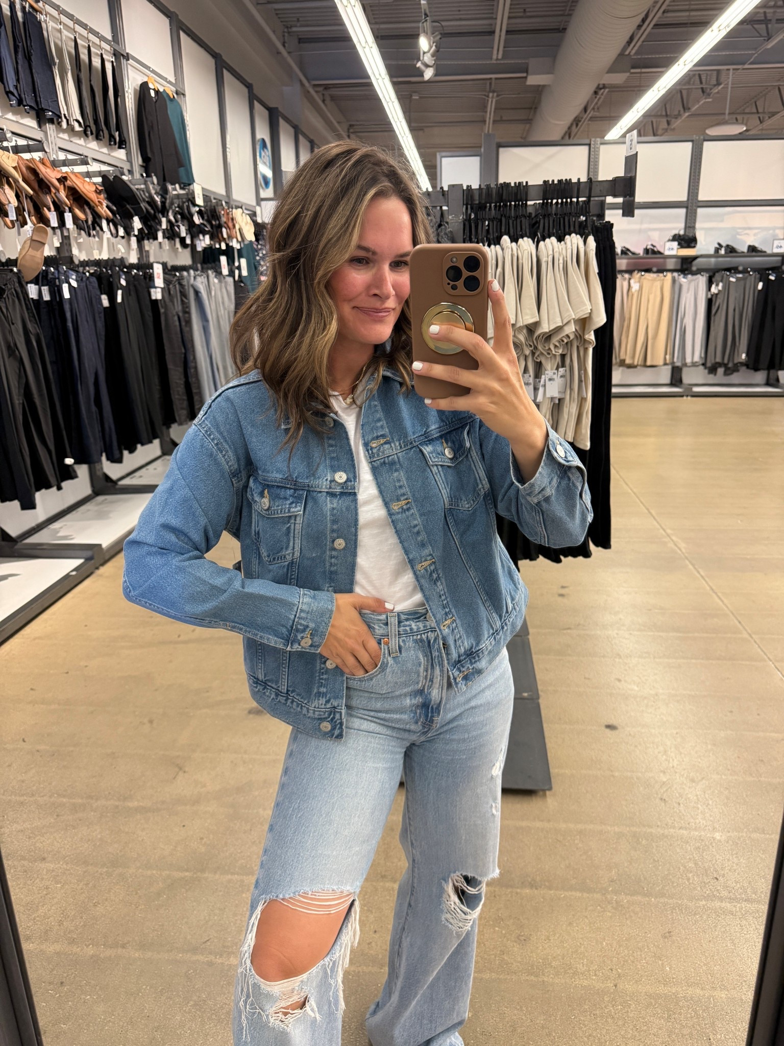 Old Navy denim jacket that goes with everything 🤍
A classic everyday layer that works for casual outfits, travel days, and busy mom life — affordable, timeless, and easy to style year-round.
#oldnavy #denimjacket #casualoutfit 

#LTKgrwm #LTKSaleAlert #LTKootd