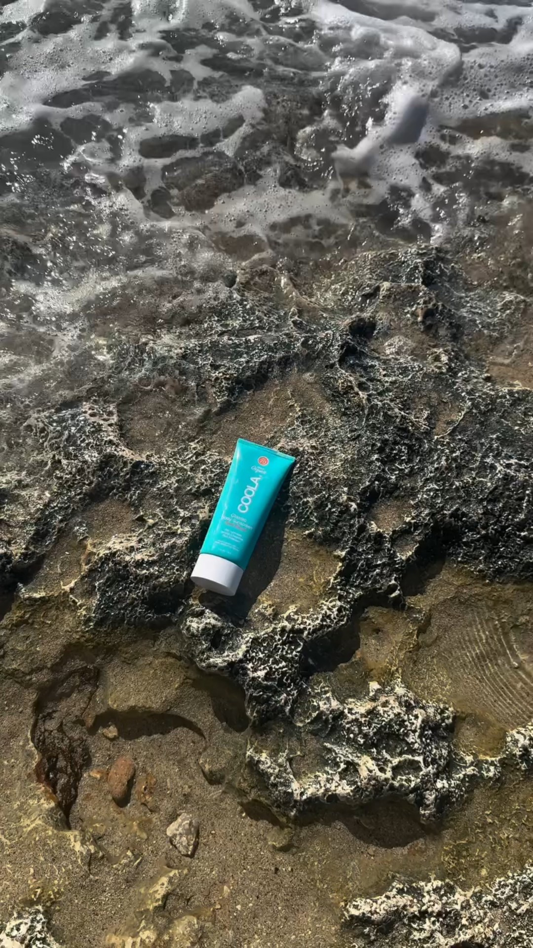 Living in Hawaii, it’s very important for me that the sunscreen I am using is reef safe. Glad to have discovered @coola from @beautytapofficial 🌊

#gifted #reefsafe #coola #bodysunscreen #spf70
