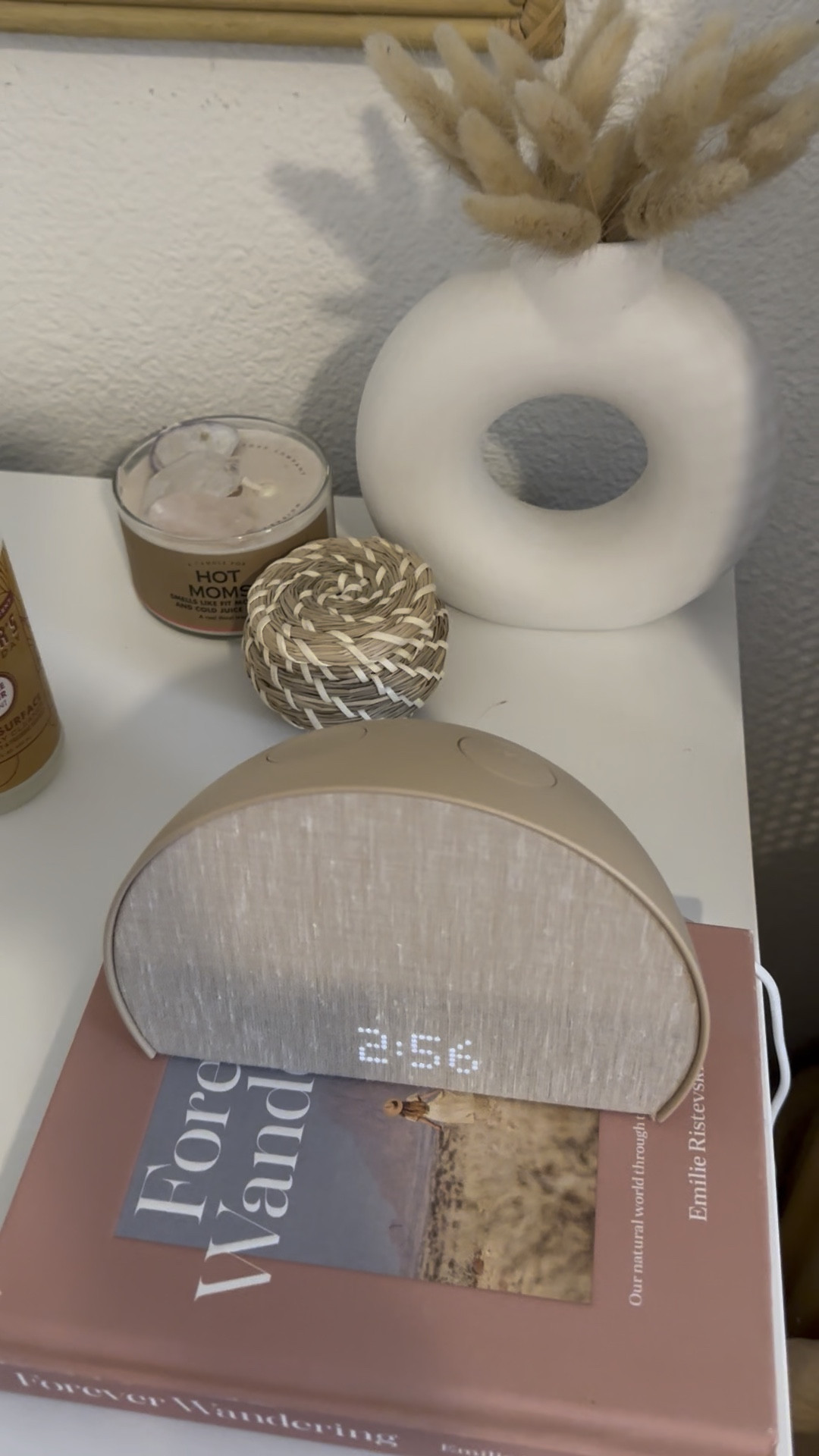 Boho home decor. Organizing and cleaning. New Year’s resolutions. 