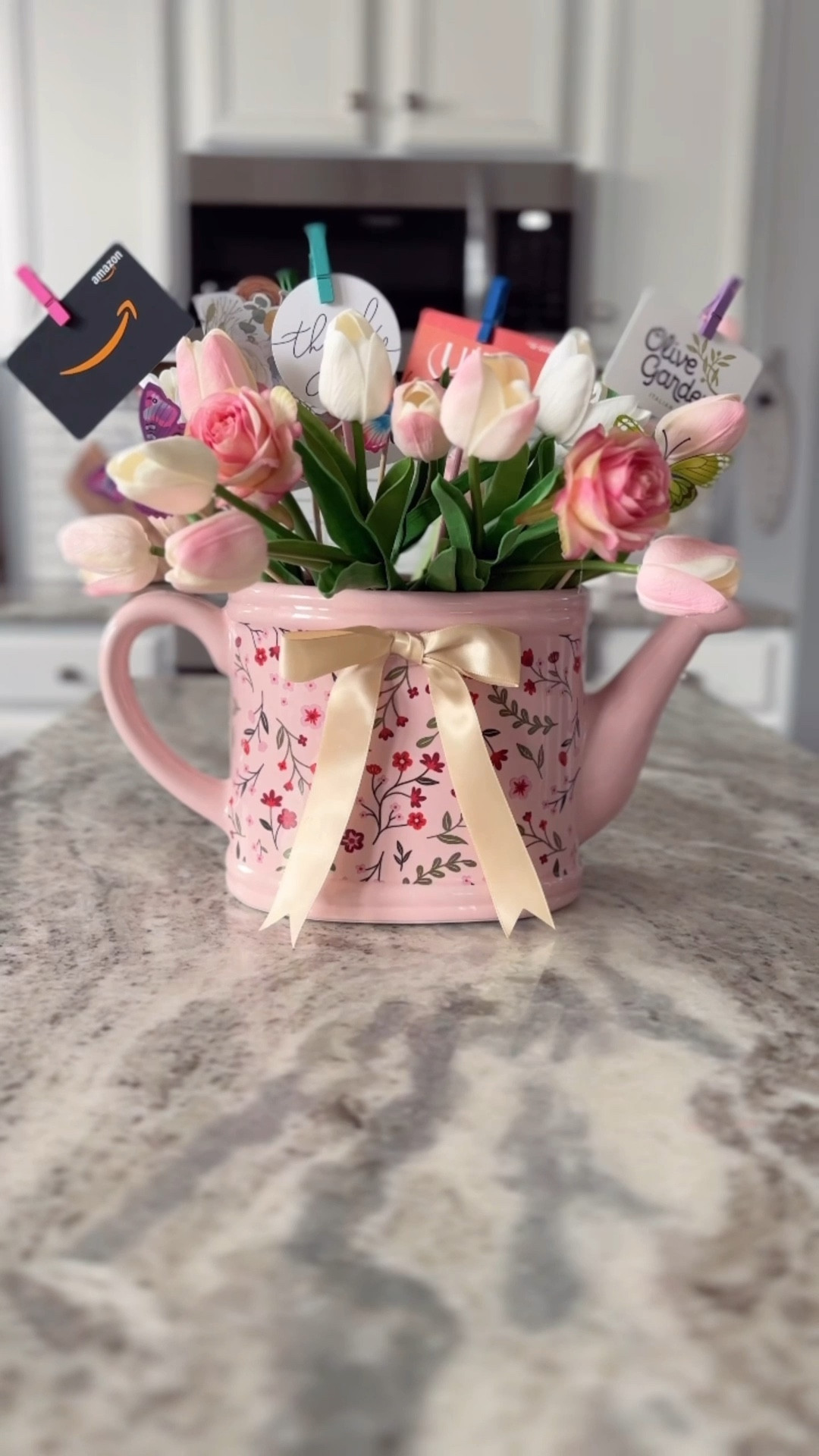 The easiest Mother’s Day gift that still feels so thoughtful!
Practical & so easy to put together 🙌🏼

Comment “Gift” to get the links 🫶🏻










.
.
.
.
.
#mothersdaygift #mothersdaygifts #mothersdaygiftideas #teachergifts #teachergiftideas 

#LTKselfcare #LTKMothersDay #LTKSeasonal