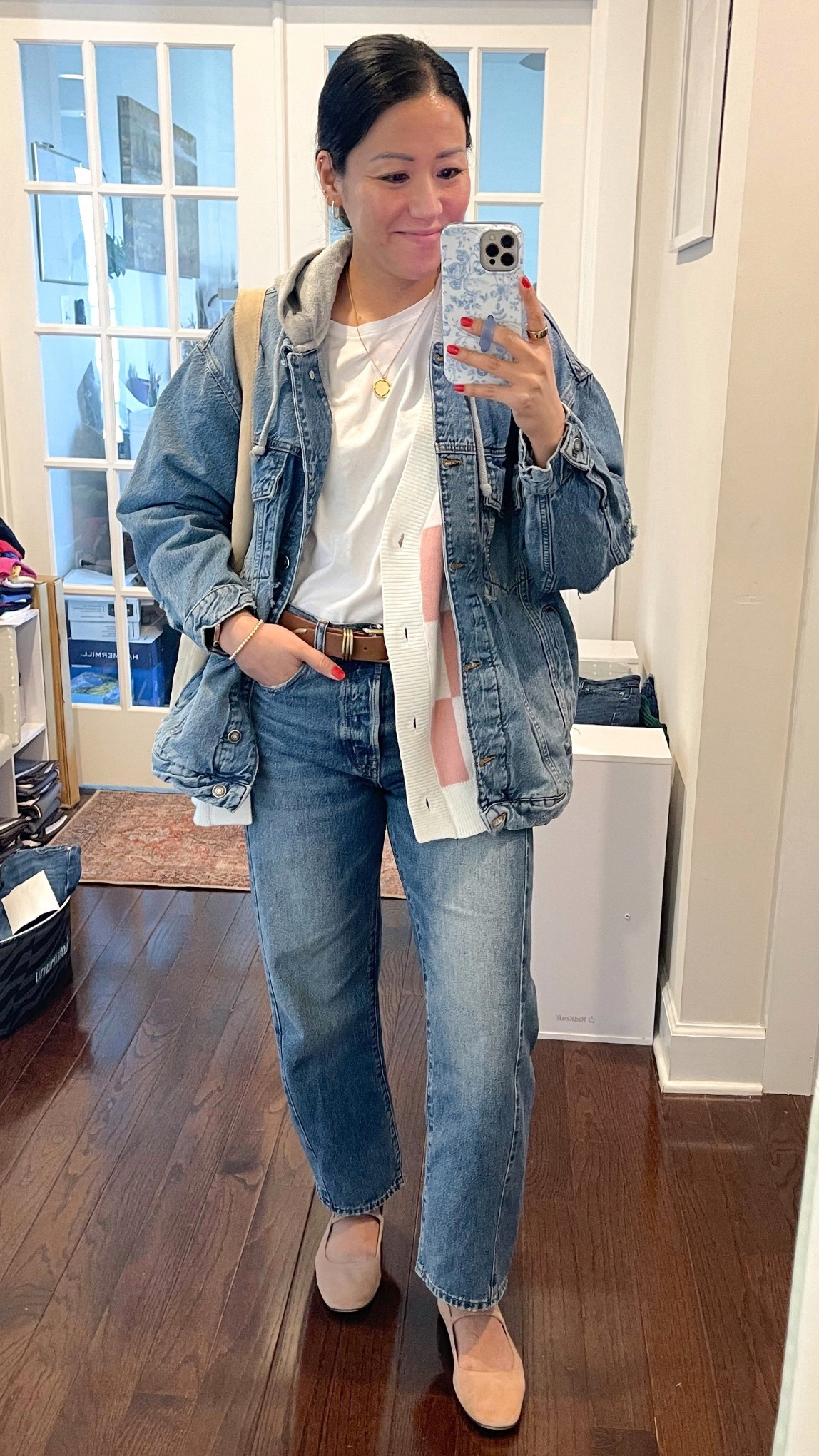 Size XS jacket
Size 26 jeans
Flats are true to size
Exact tee is older from Free Assembly


#LTKSeasonal #LTKOver40 #LTKootd