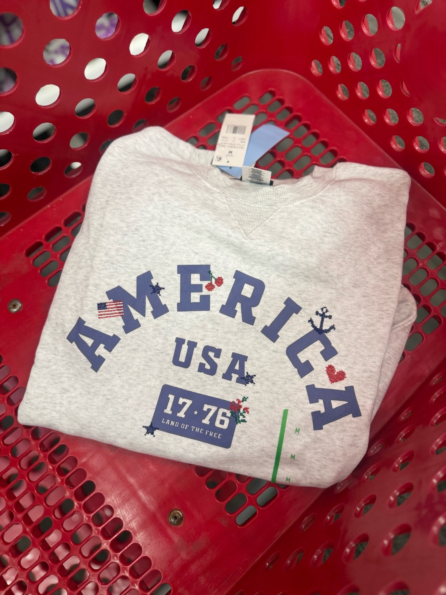 So cute for the summer holidays! 🇺🇸 America sweatshirt at Target

#LTKootd #LTKMidsize #LTKOver40