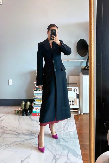 Favorite fall winter coat! Tailored, shapely and so classy! 

For size reference, I’m 5 ft 105 pounds and wearing an XXS. The coat is perfect at the waist and hits at mid calf without feeling overwhelming. The length is great with heels and sneakers. Mid weight (not too heavy) and comfortable  